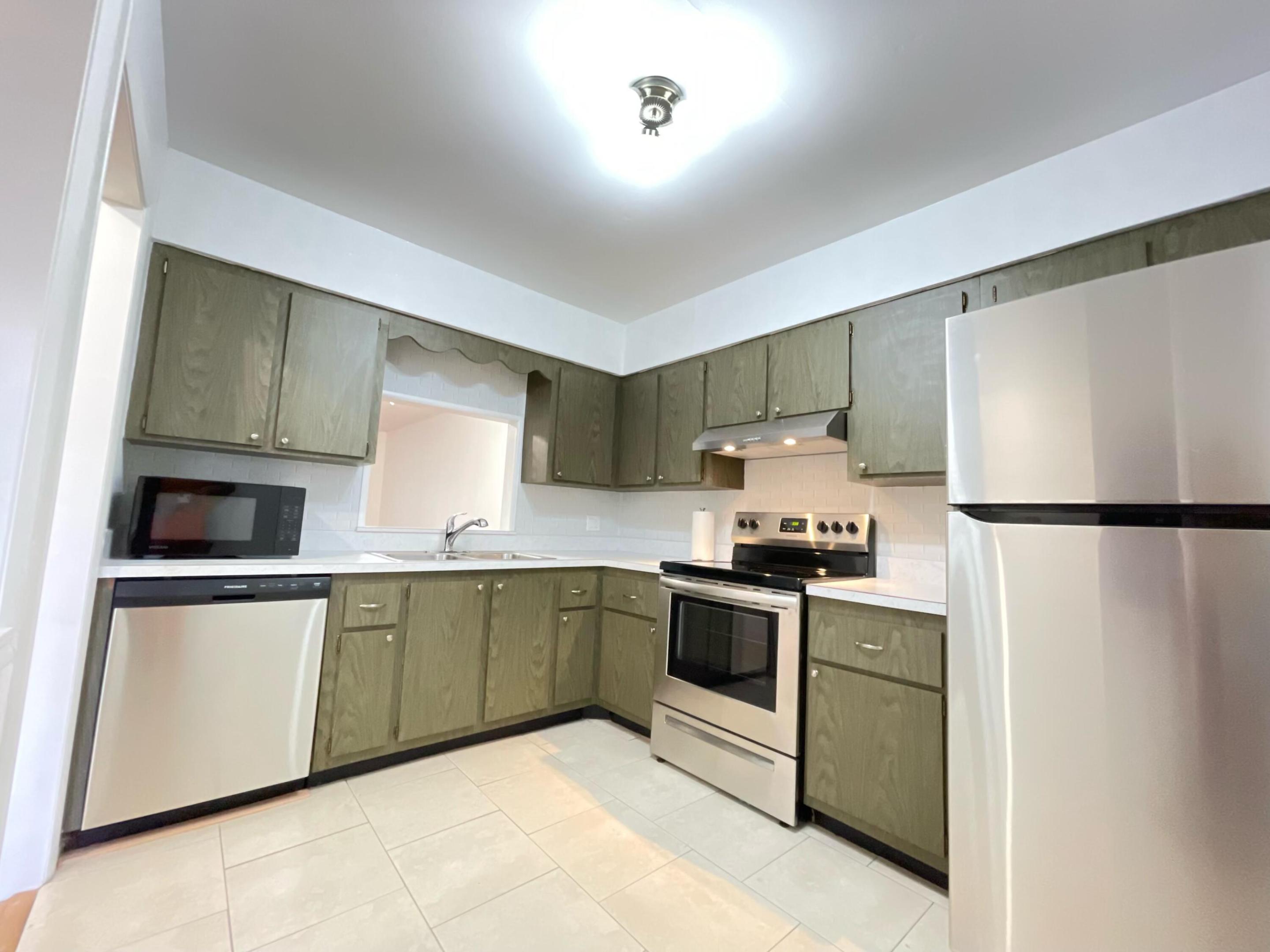 2302 Sunrise Boulevard 202 — photo