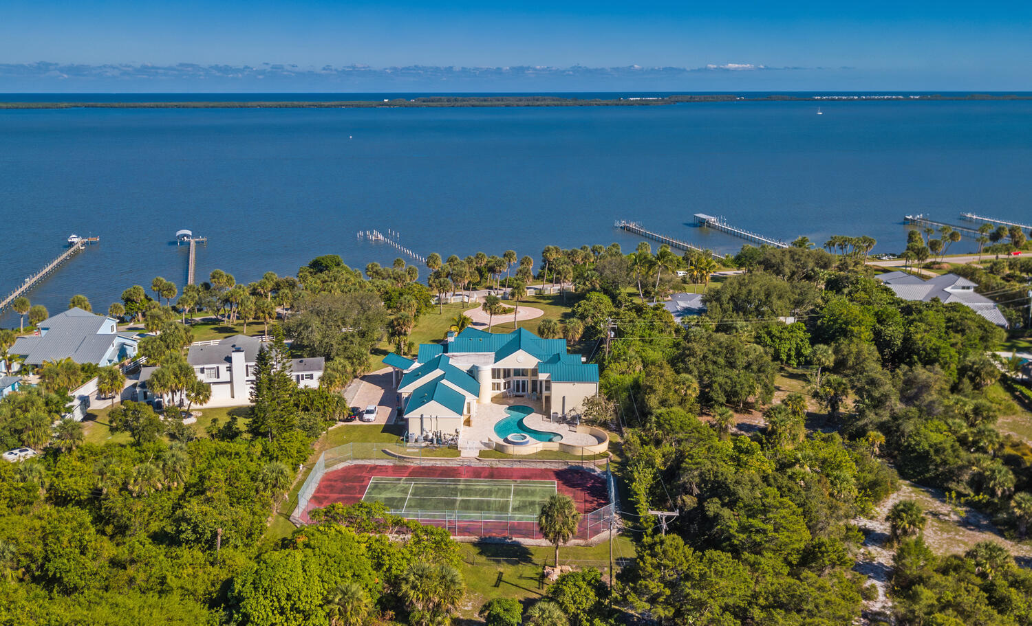 3343 S Indian River Drive — photo