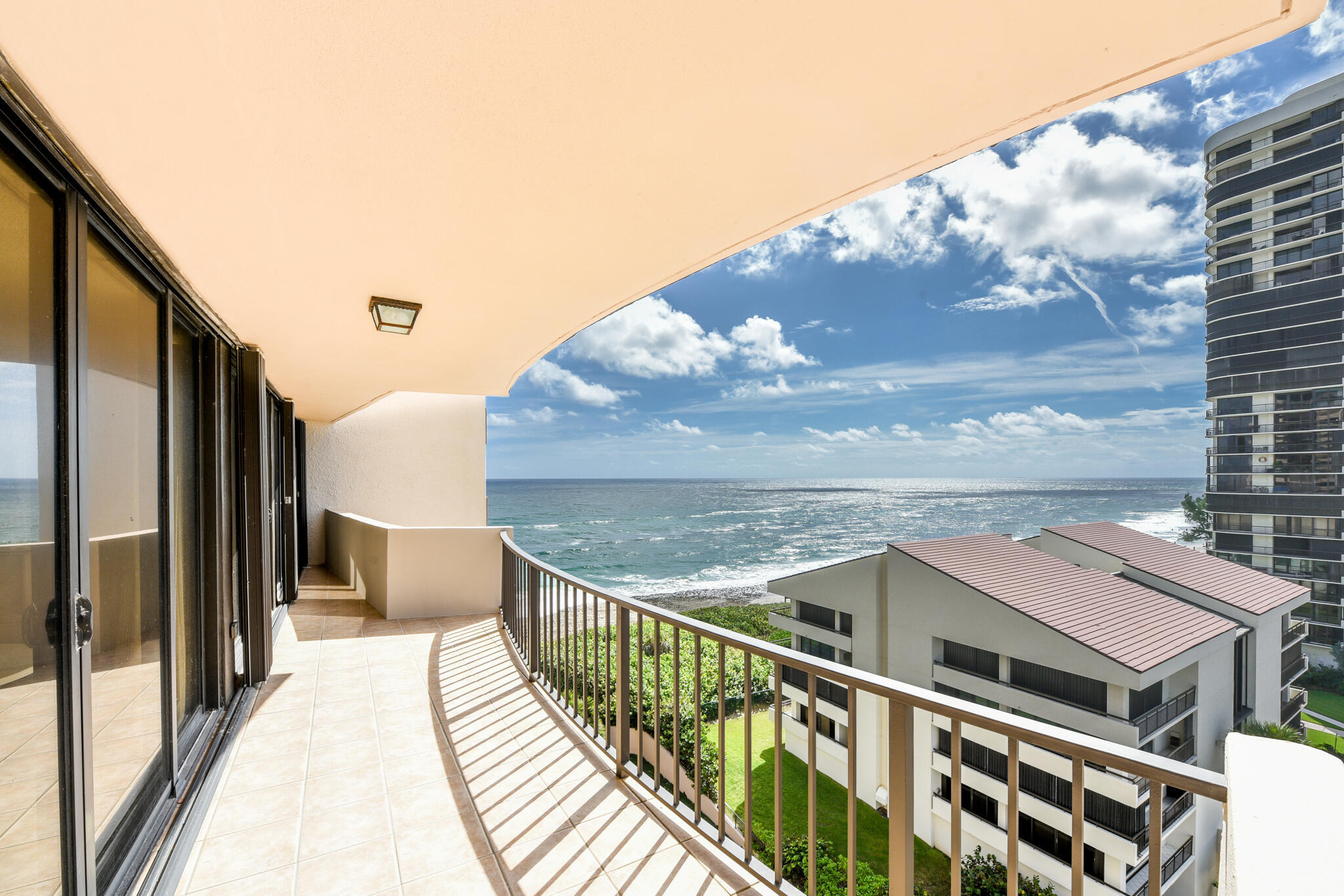 4200 N Ocean Drive 1-904 — photo