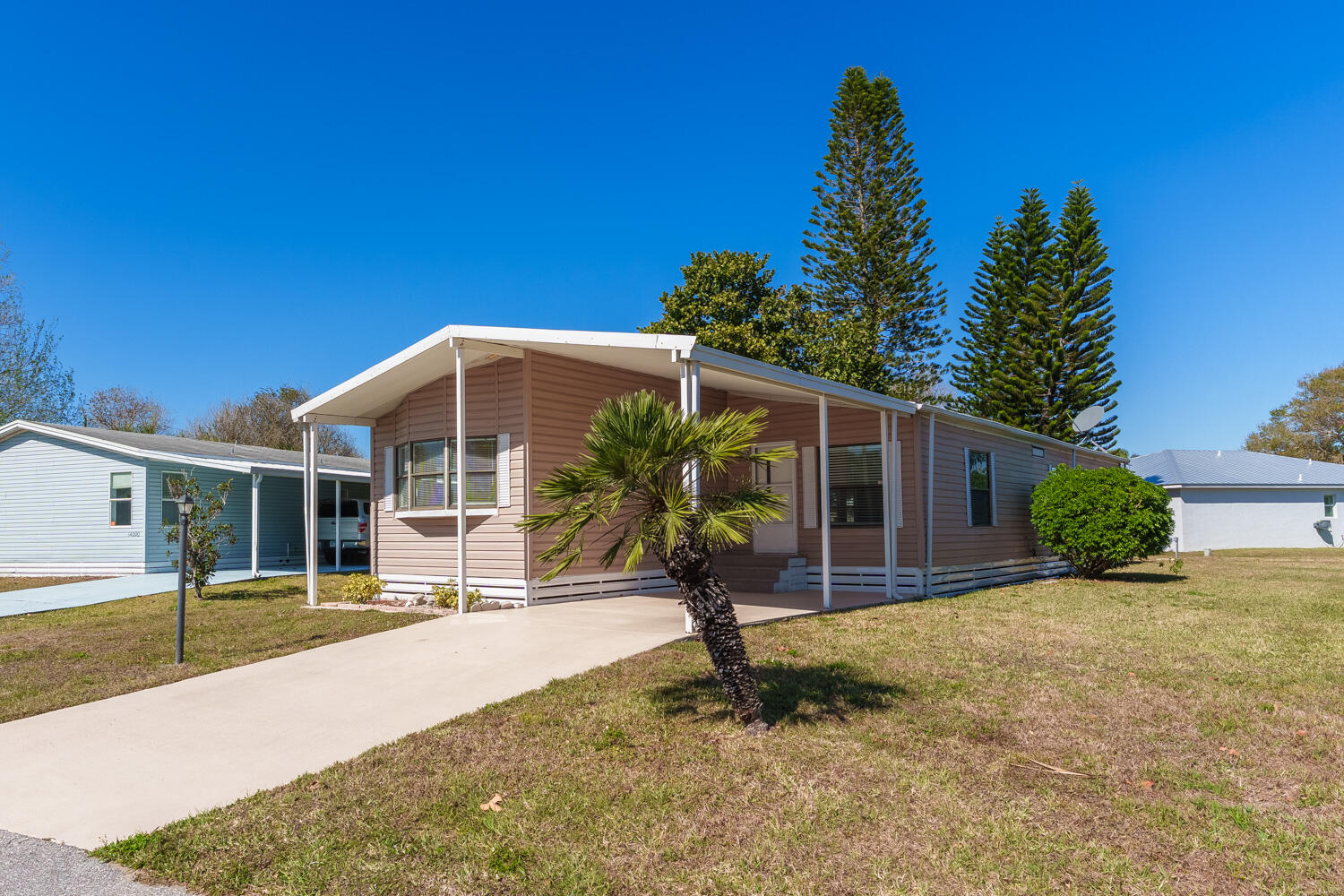 13998 Encantardo Circle — photo