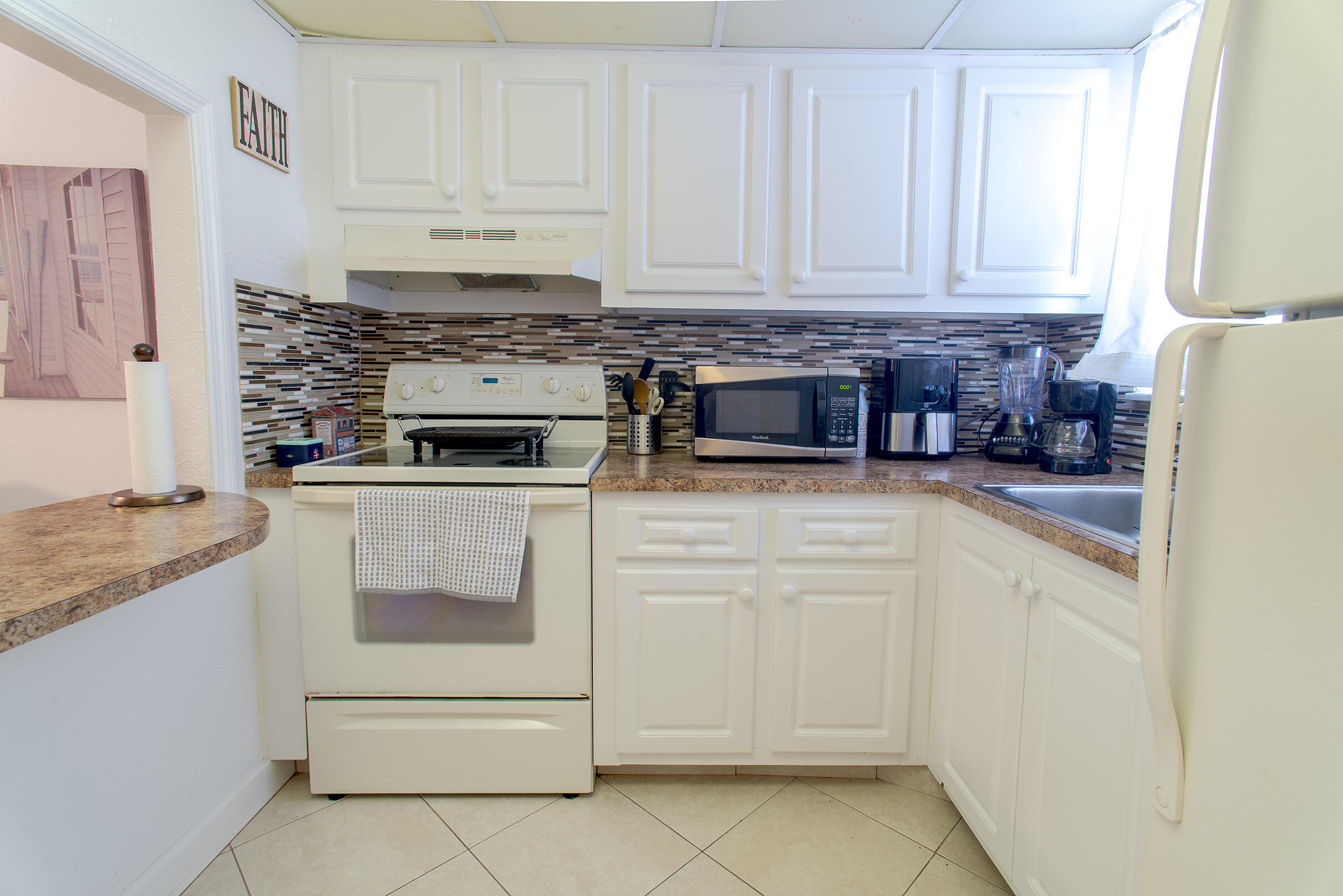 3091 E Sun Sunrise Lakes Drive E 207 — photo