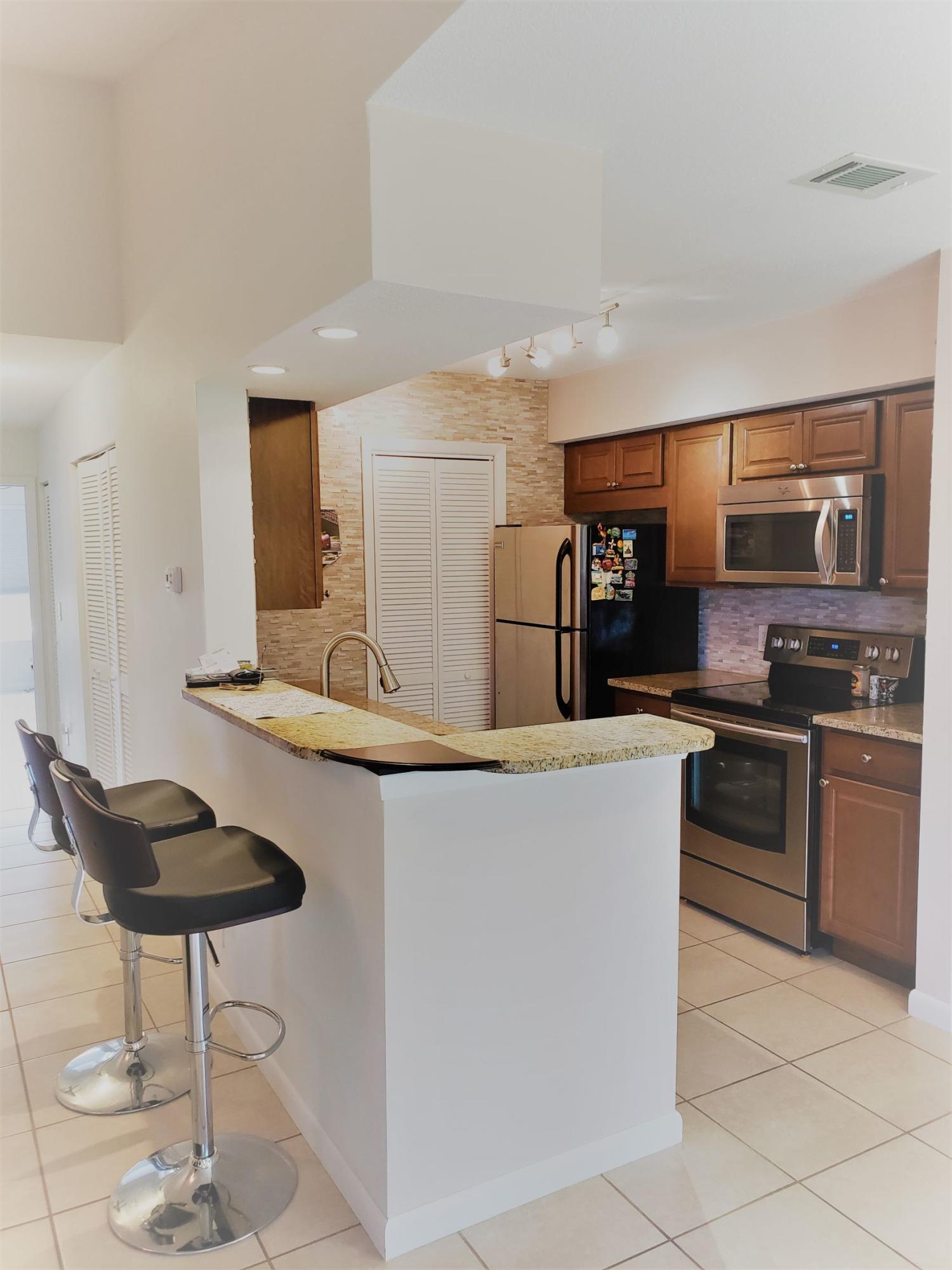 815 W Boynton Beach Boulevard 15-204 — photo