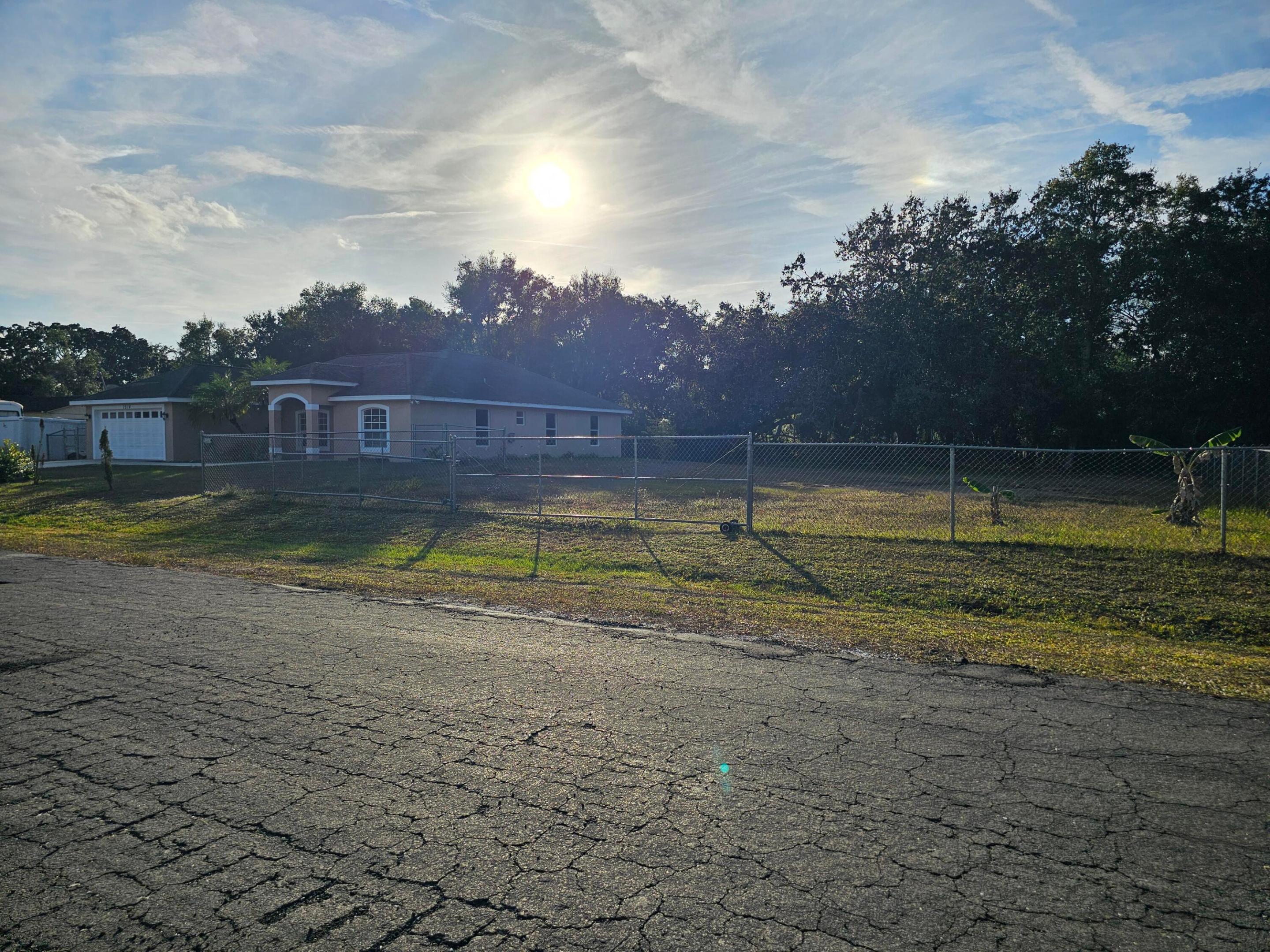 1514 Summer Road — photo