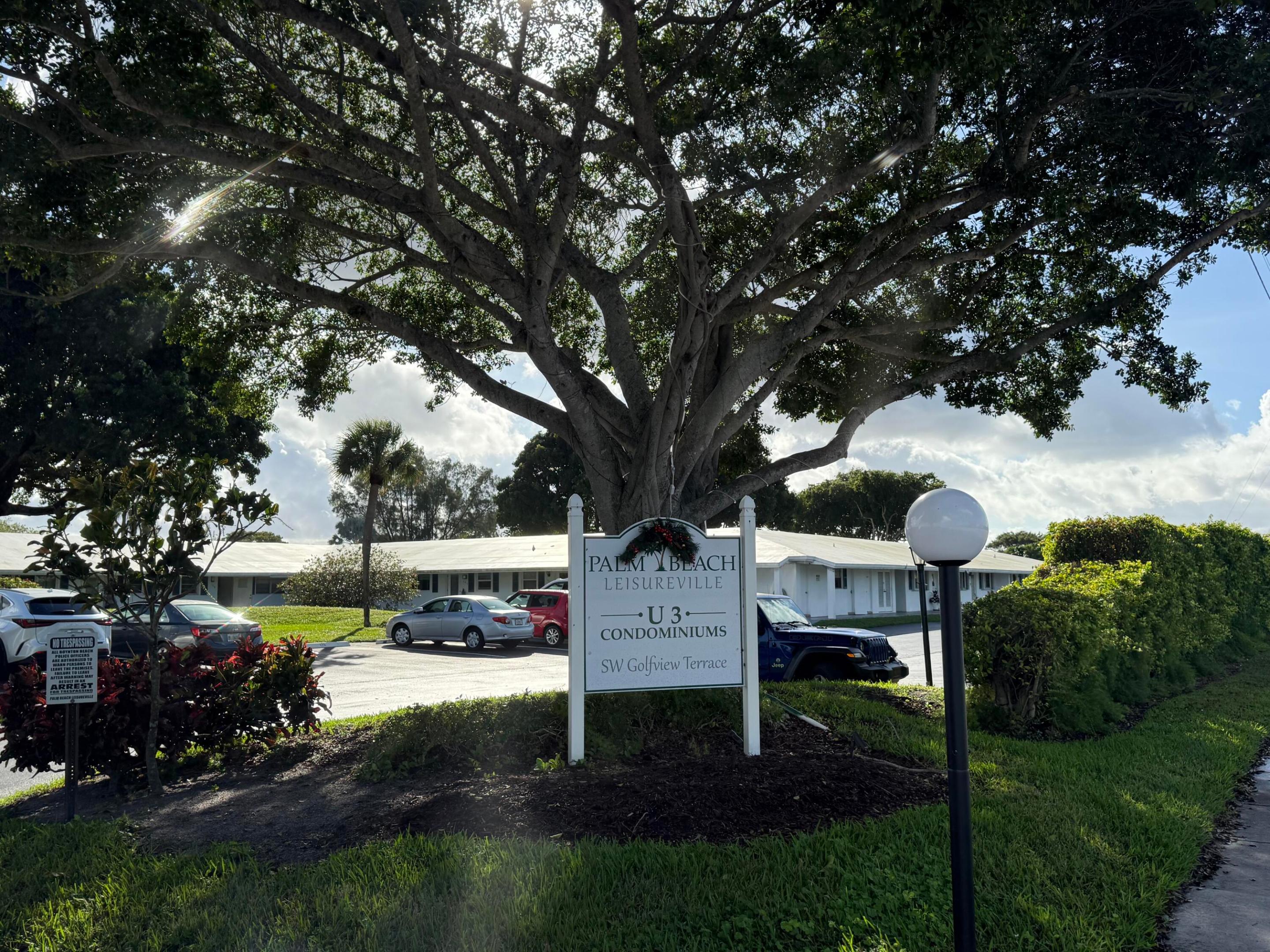 300 SW Golfview Terrace 152 — photo
