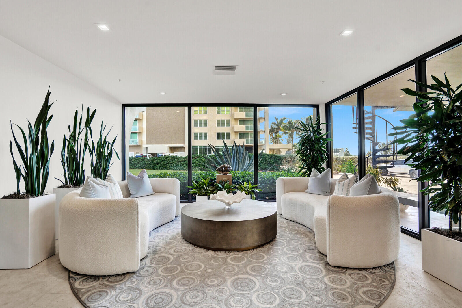 5460 N Ocean Drive 1D — photo