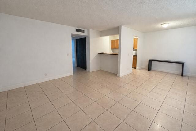 416 Meadows Circle — photo