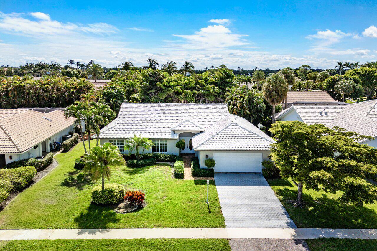 4572 White Cedar Lane — photo