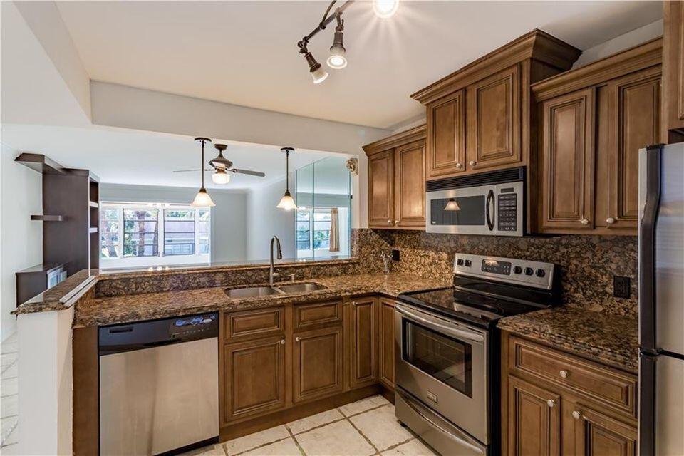 2800 Fiore Way 2060 — photo