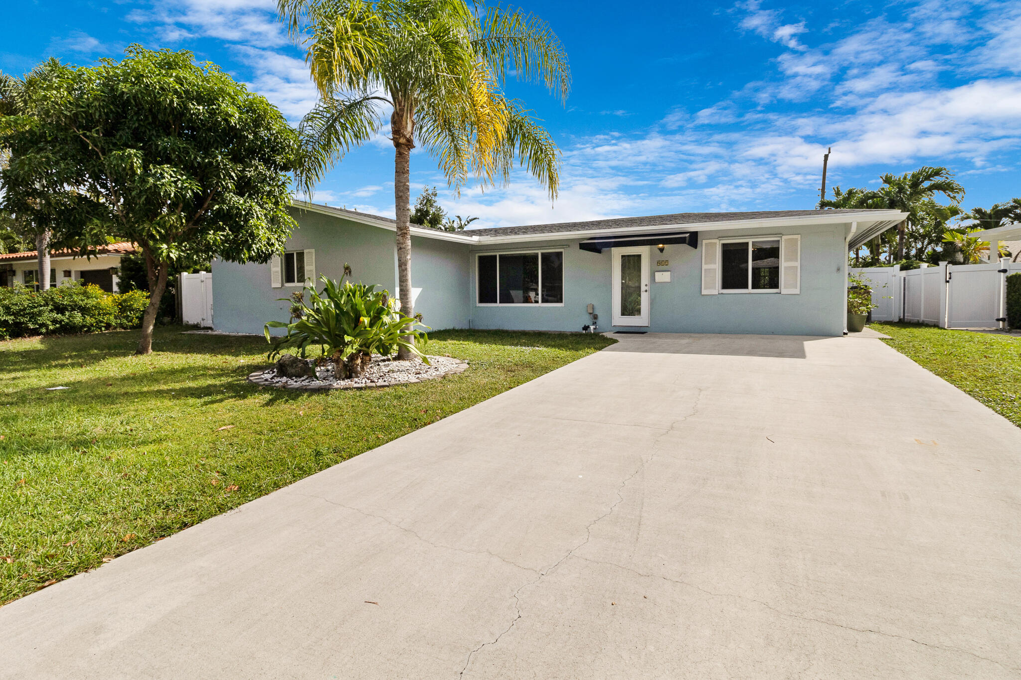 912 SE 8th Court — photo
