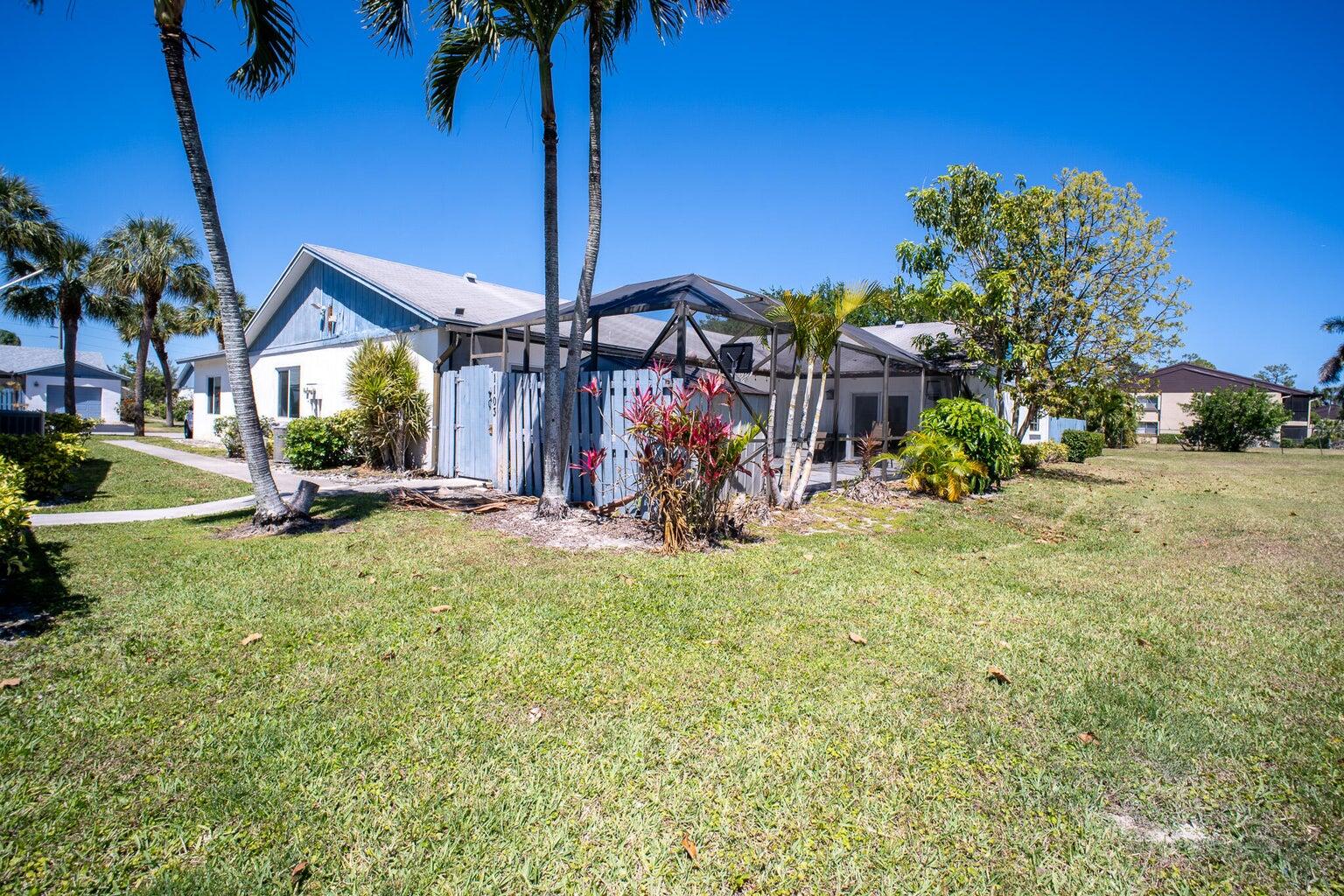 1103 Timberlane Circle — photo