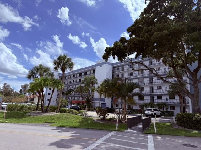 7770 Tahiti Lane 405 — photo