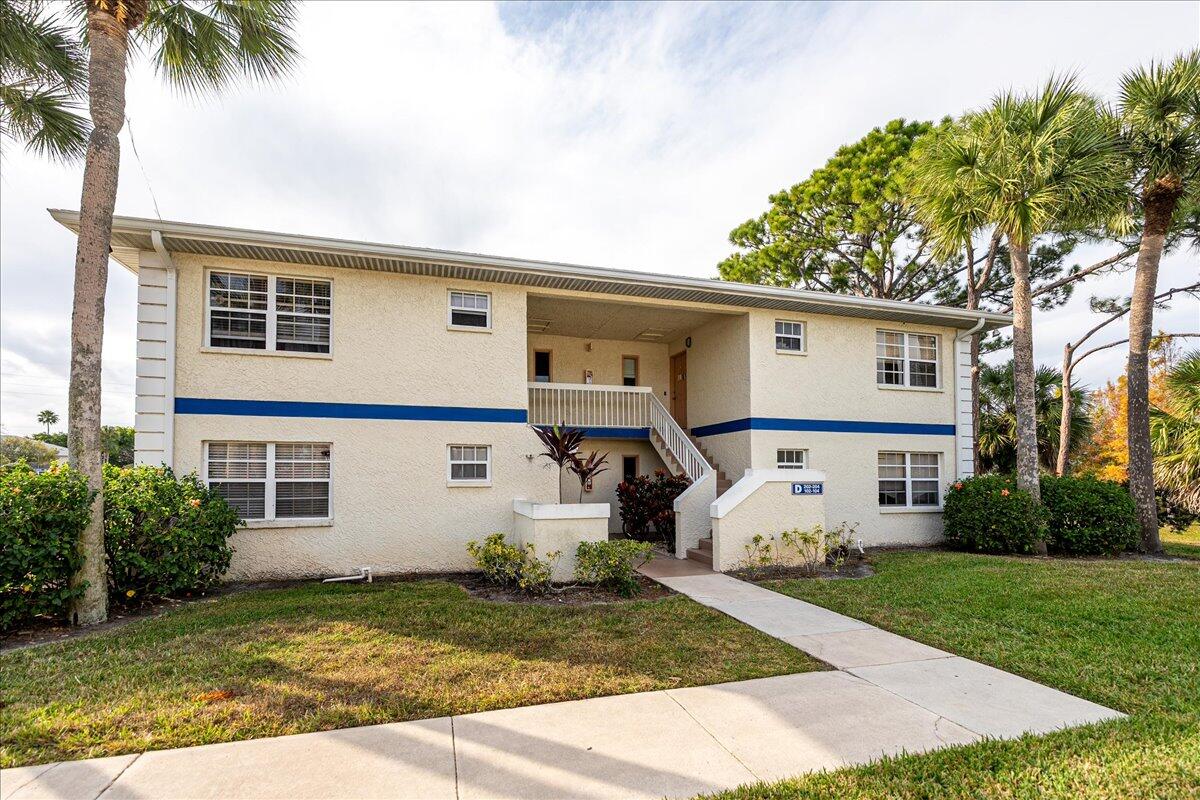 1506 SE Royal Green Circle 204 — photo