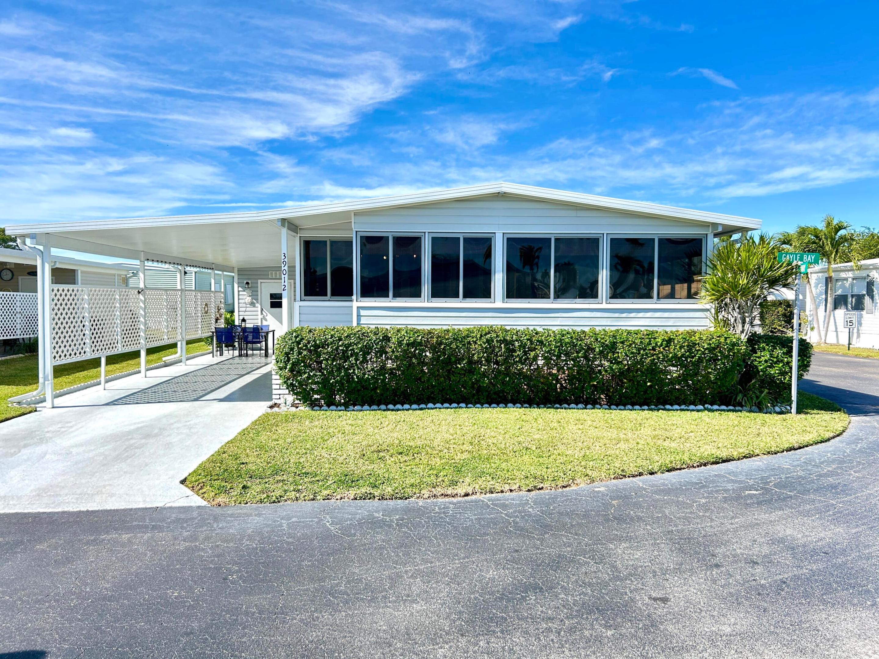 39012 Gayle Bay — photo