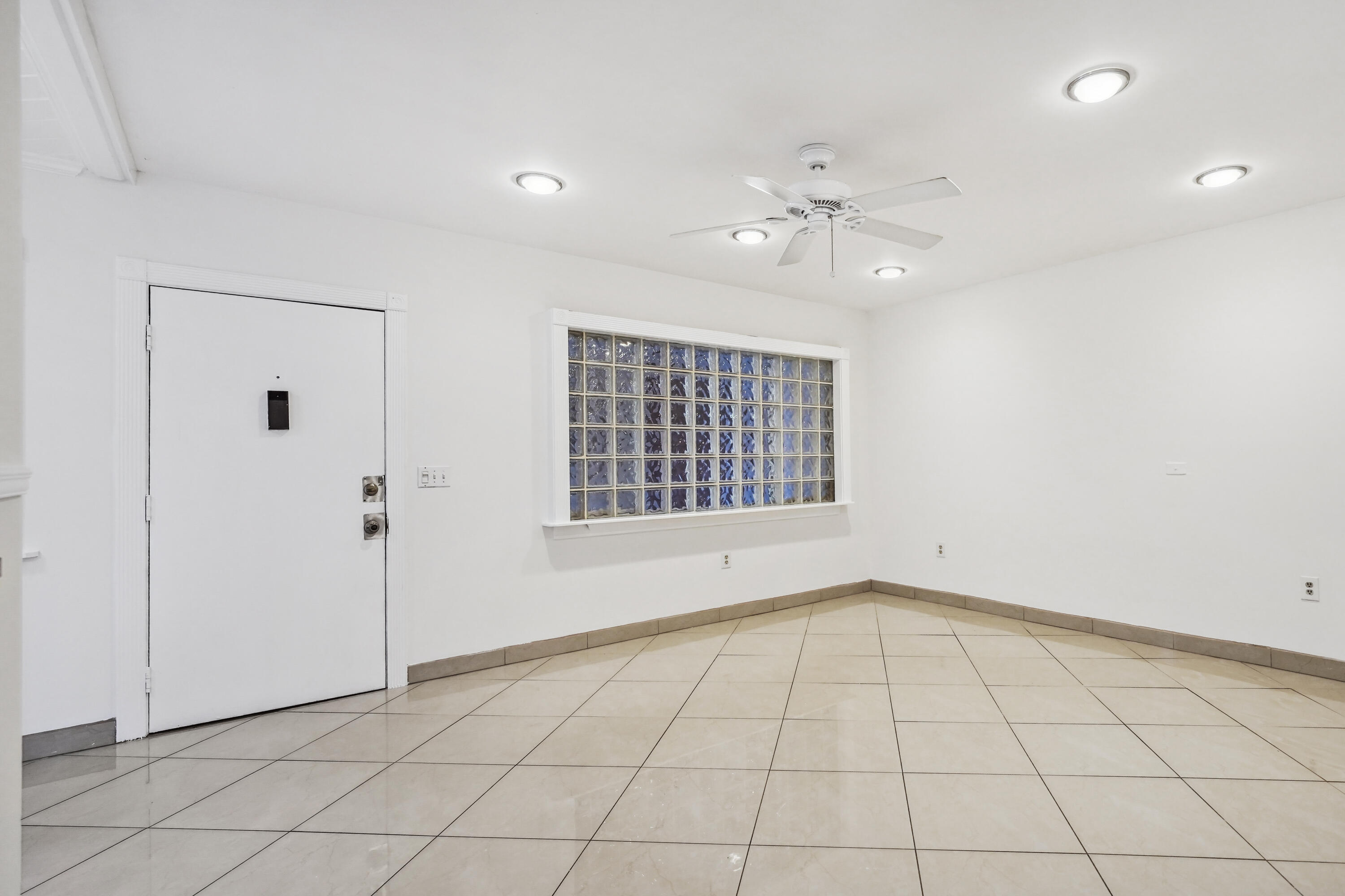 2878 Donnelly Drive 106 — photo