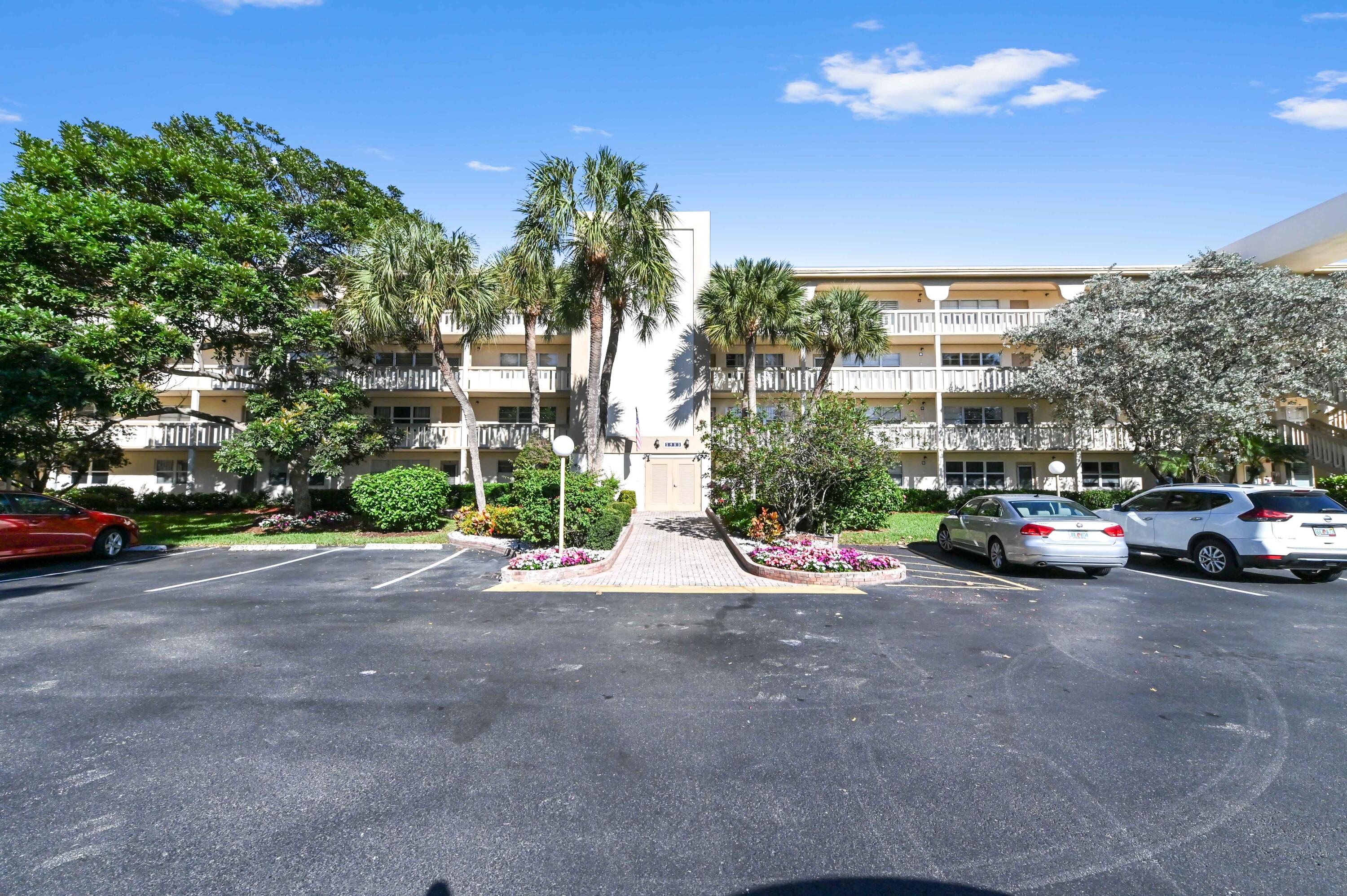 2905 Victoria Place K3 — photo