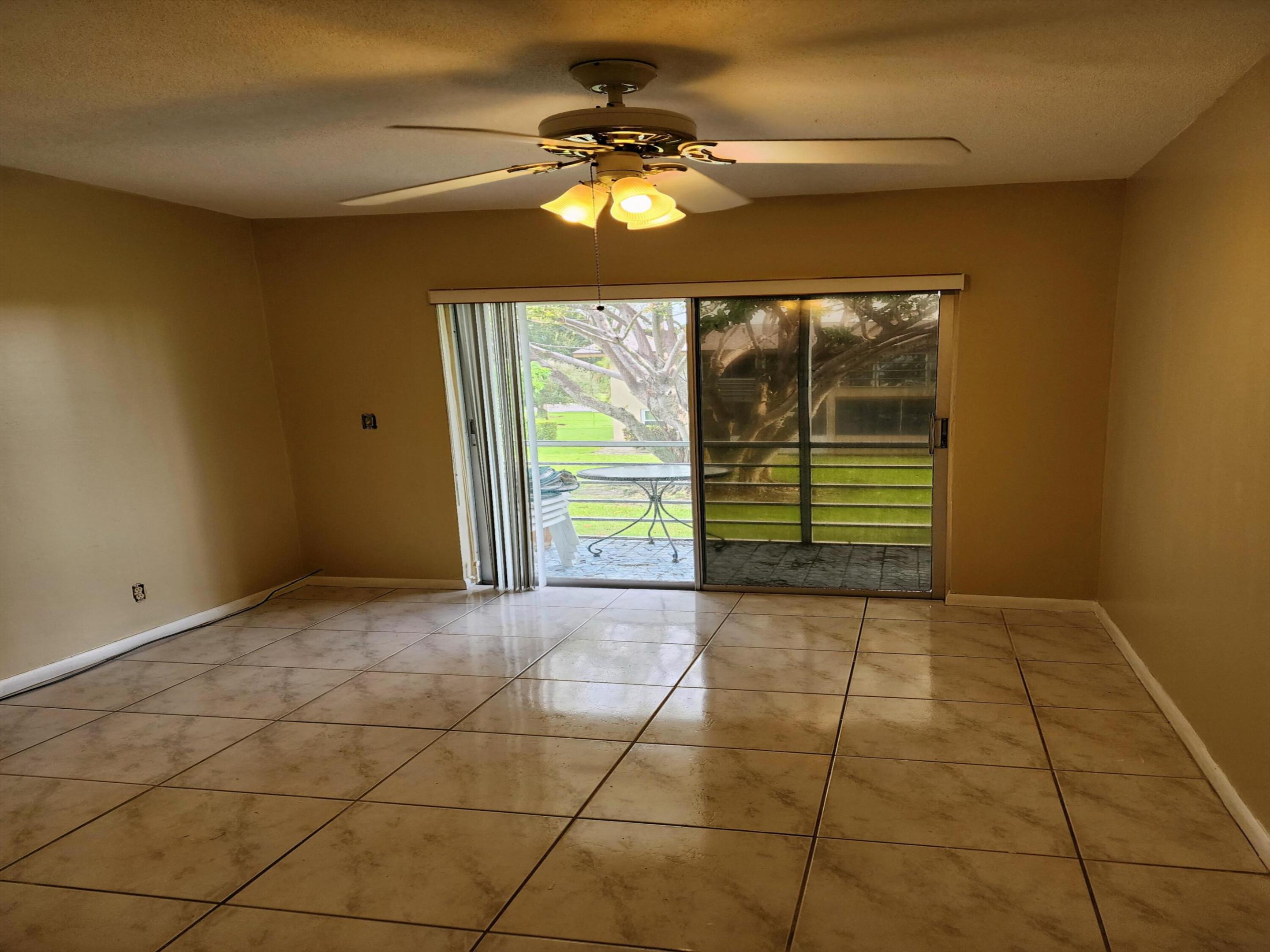 239 Coventry J — photo
