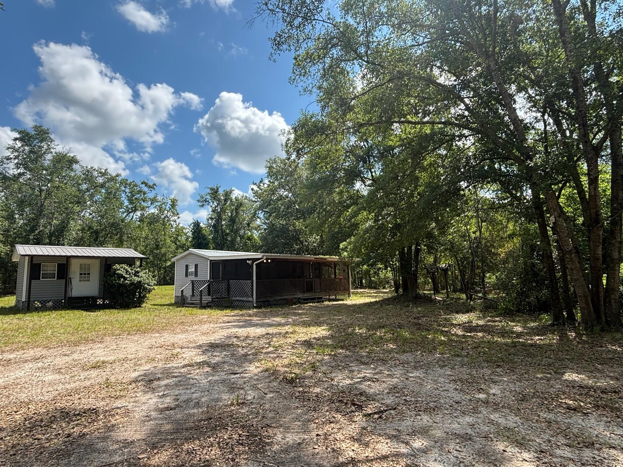 423 NW Bright Lake Court — photo