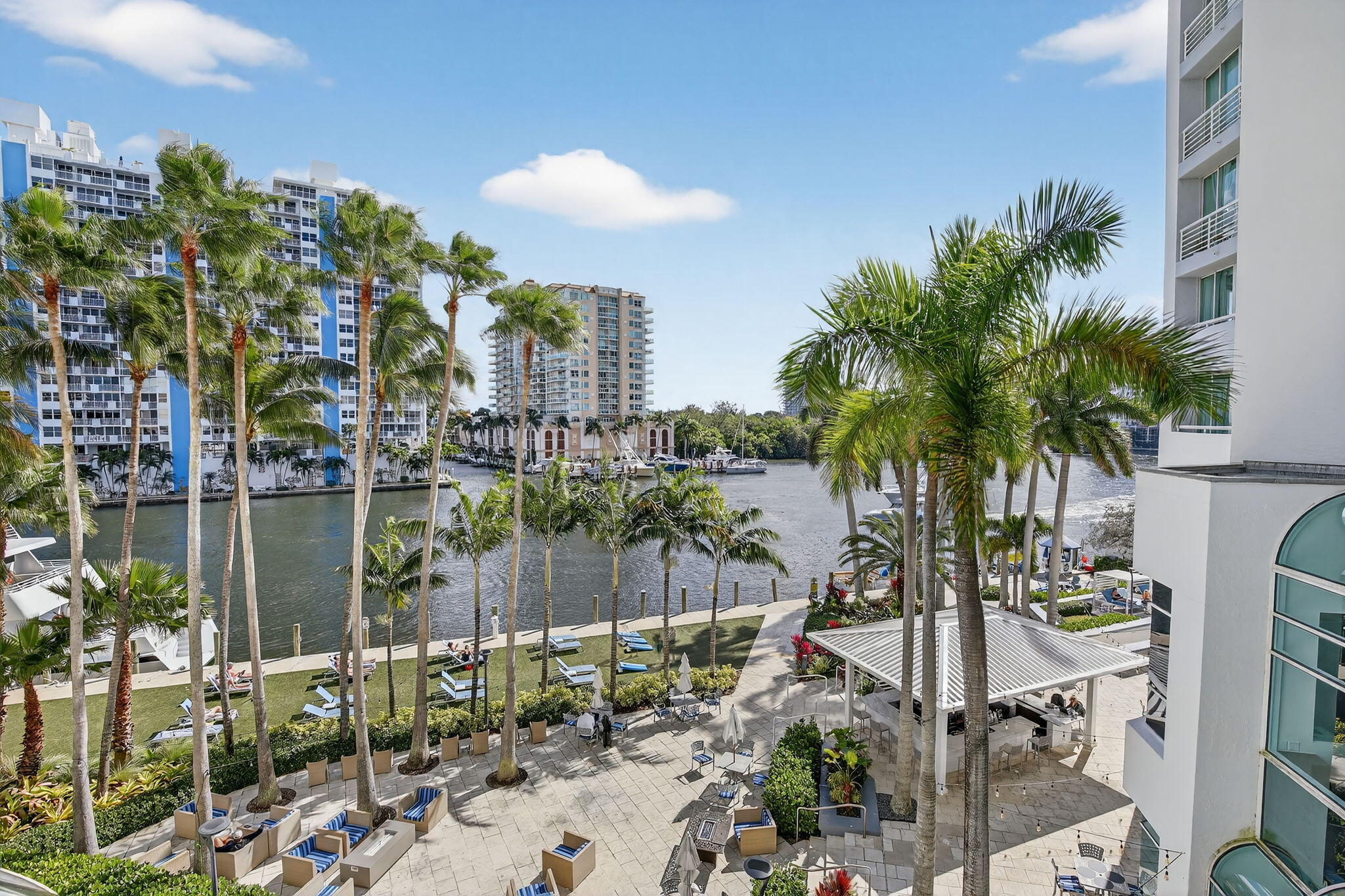2670 E Sunrise Boulevard 320 — photo
