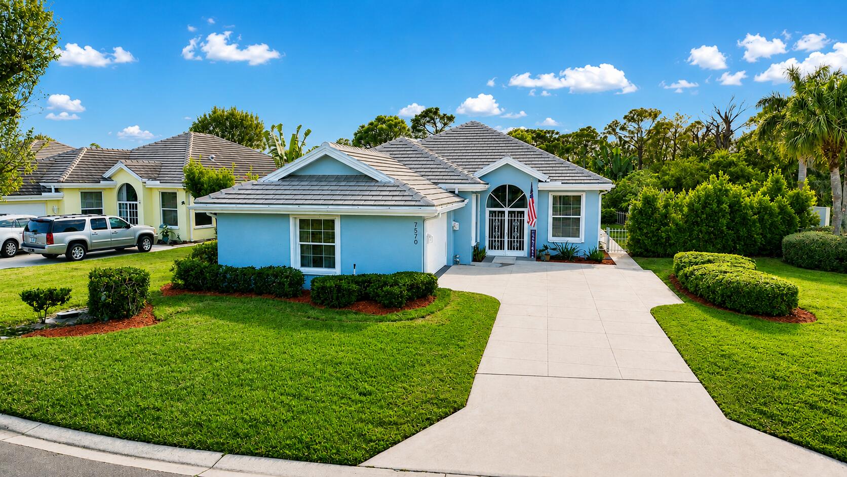 7570 SE Bay Cedar Circle — photo