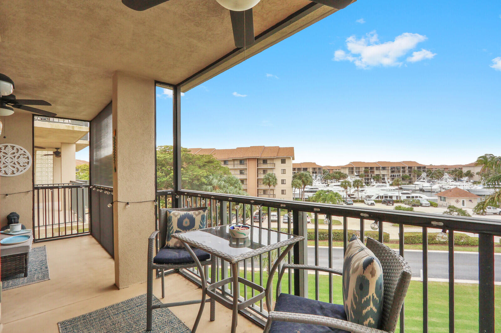901 Seafarer Circle 403 — photo