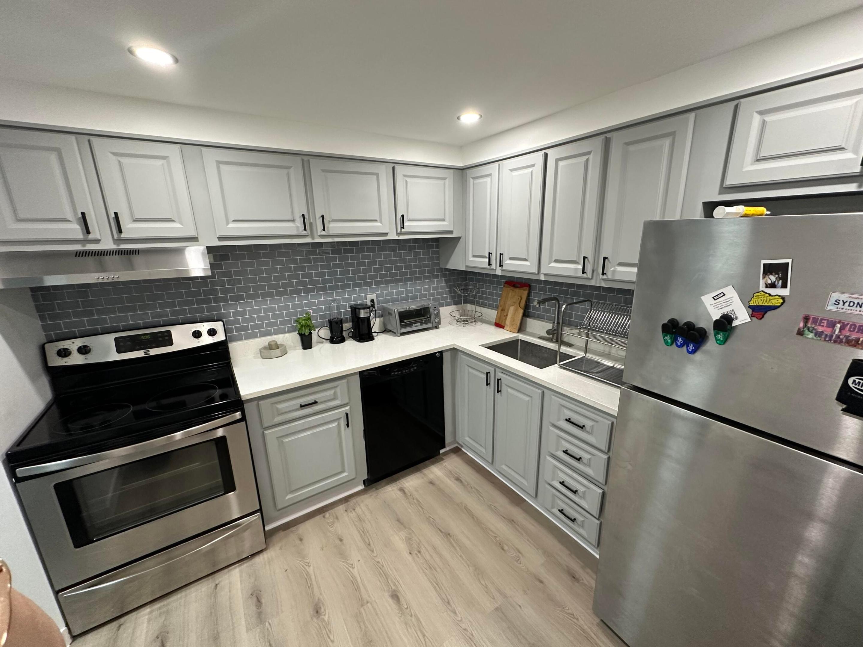 500 Executive Center Drive 3H — photo