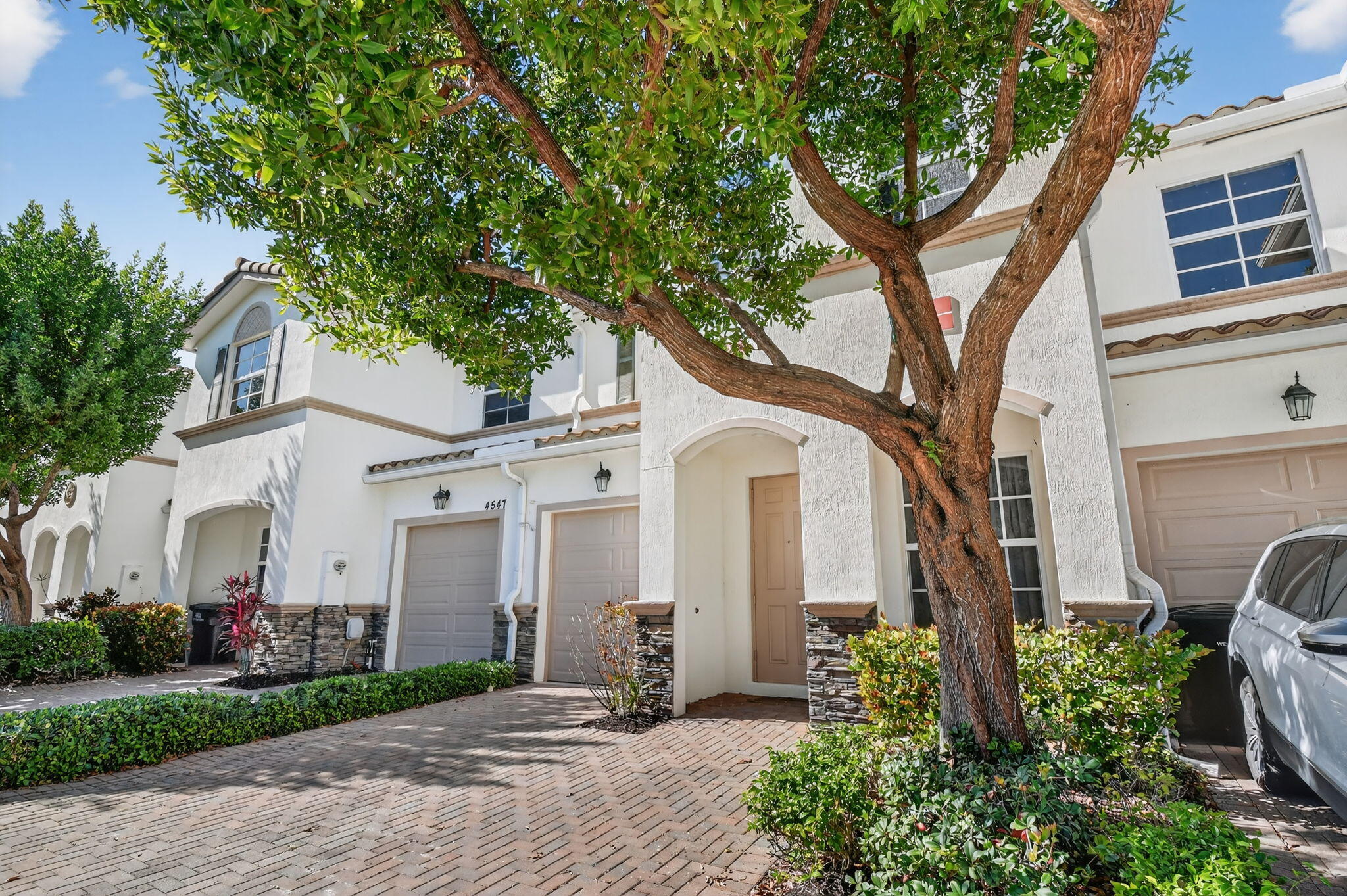 4545 Tara Cove Way — photo