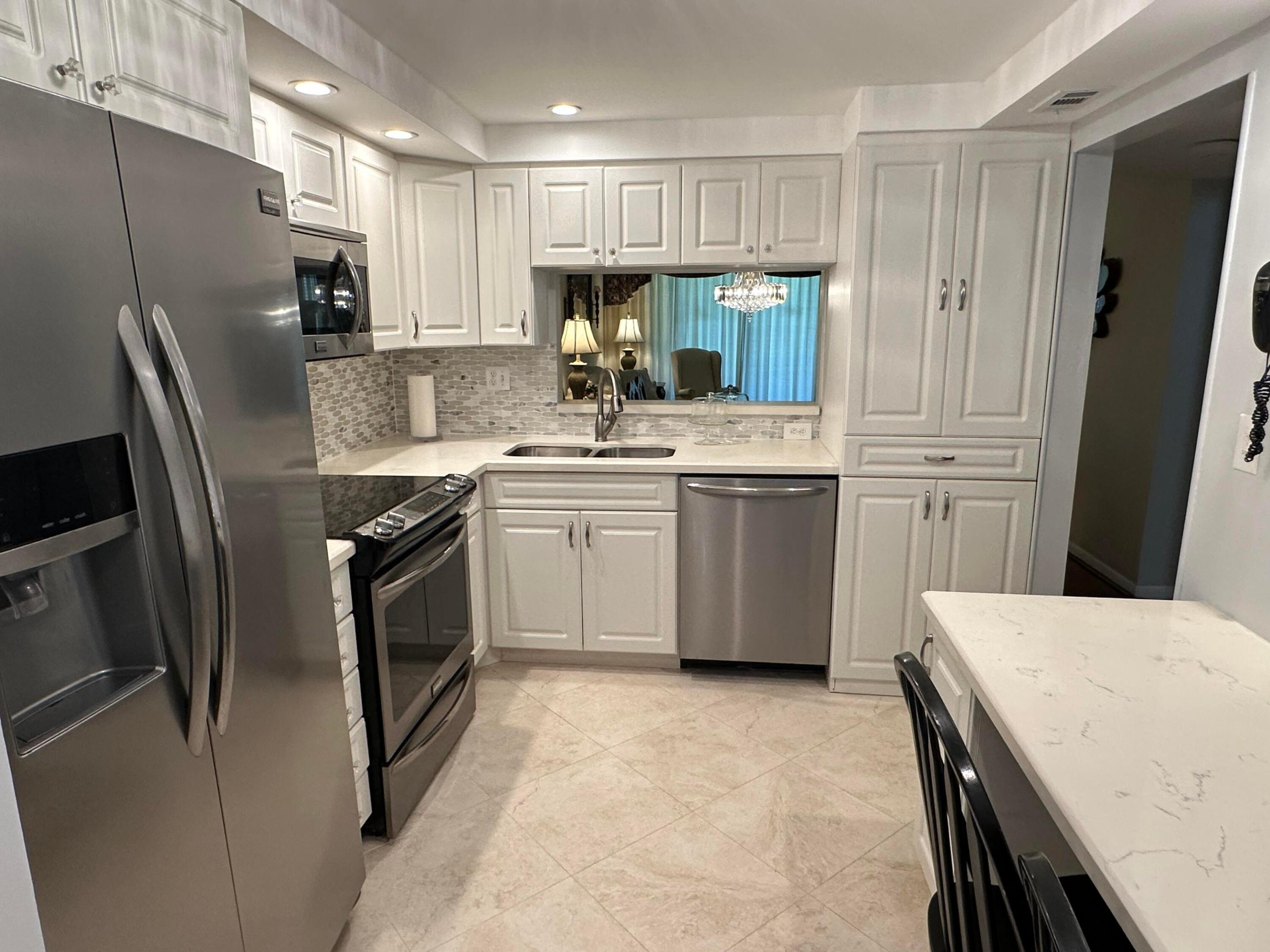1101 Colony Point Circle 108 — photo