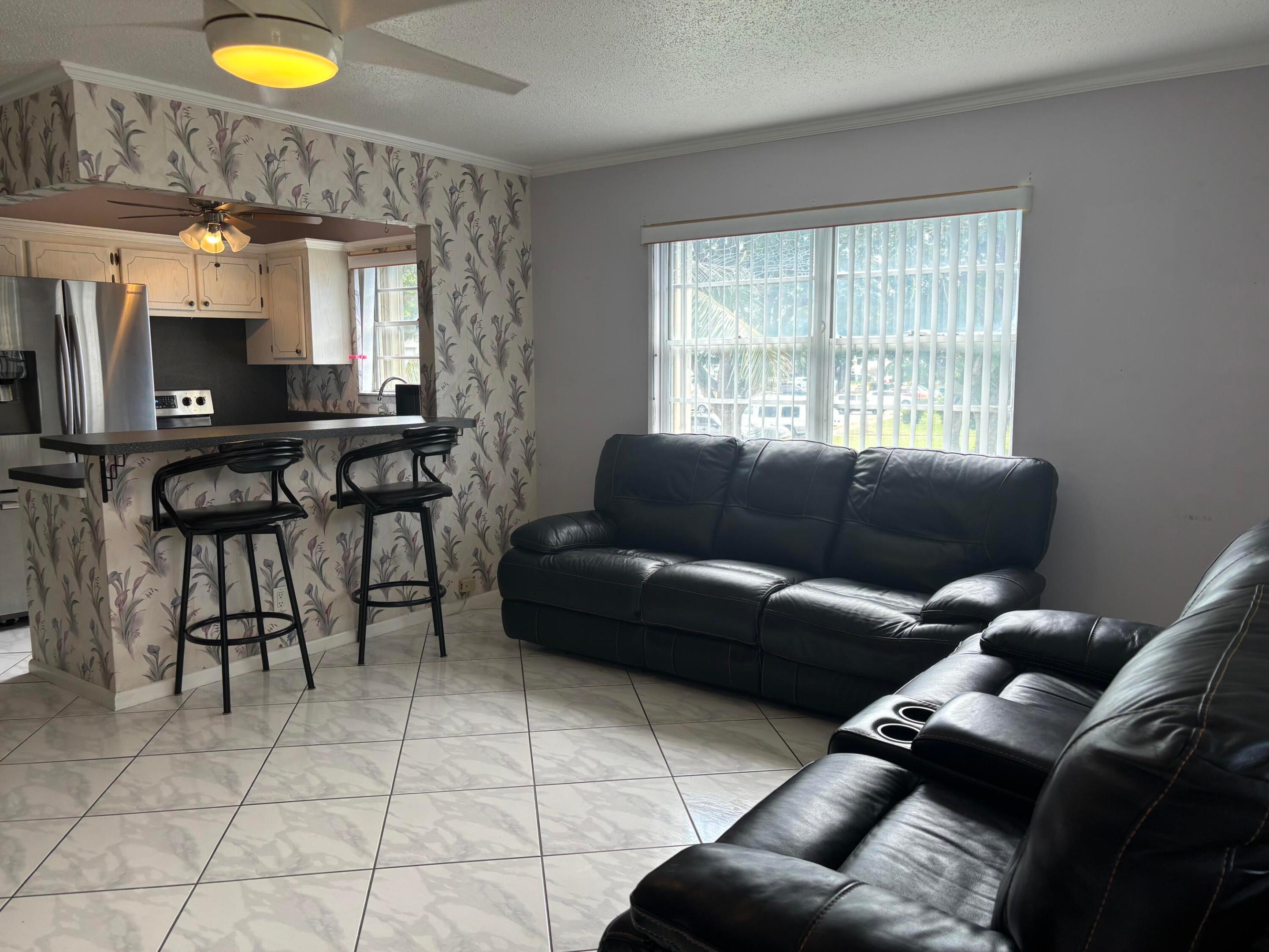 81 Windsor D — photo