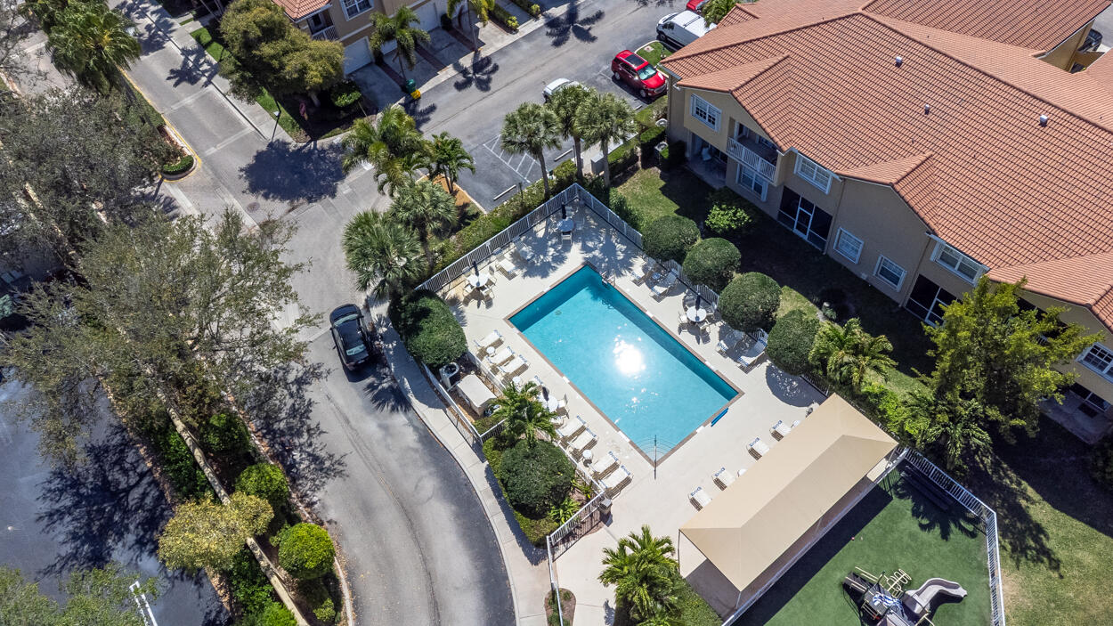 110 Lighthouse Circle H — photo