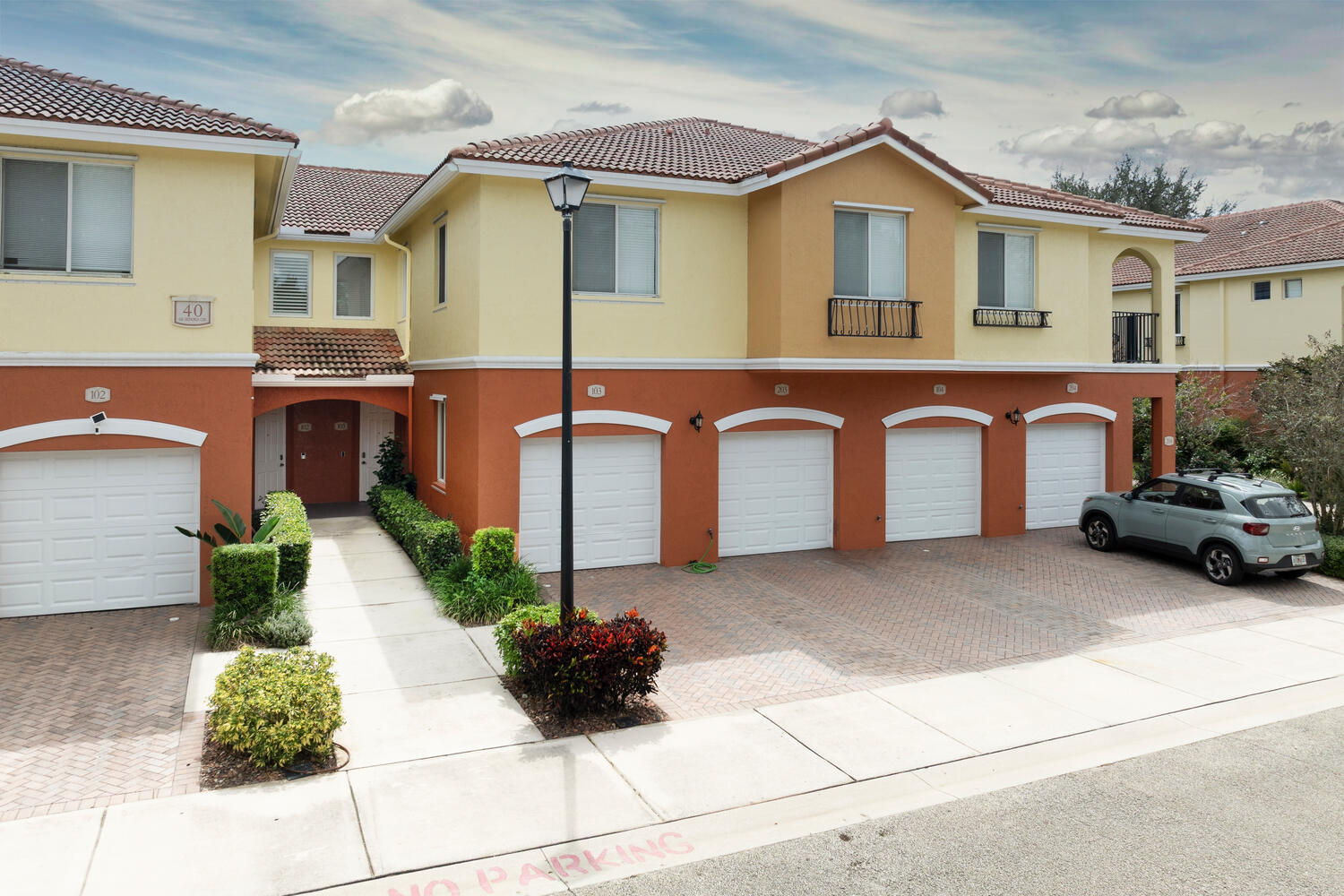 40 SE Sedona Circle 103 — photo