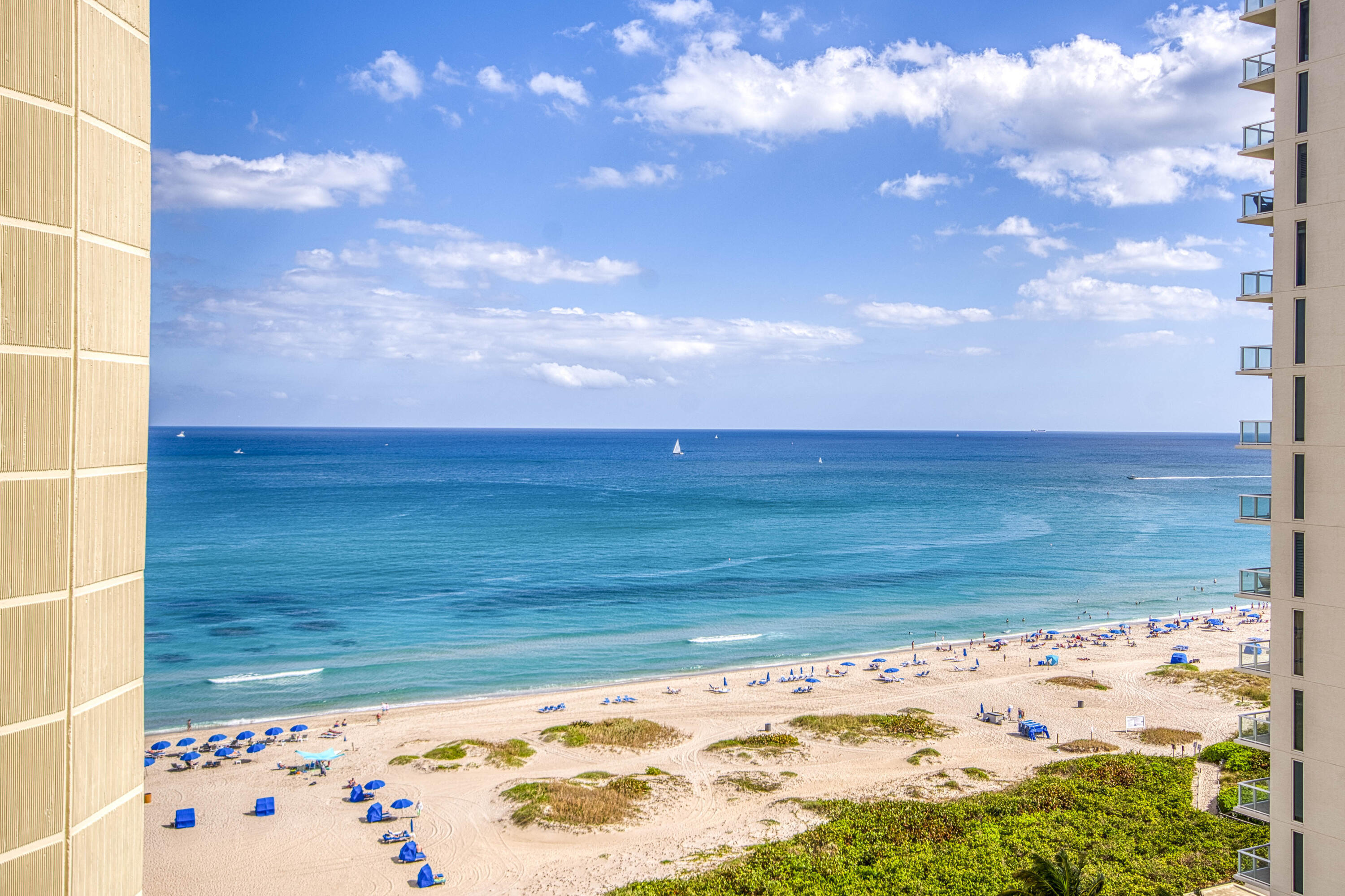 2800 N Ocean Drive B-15d — photo