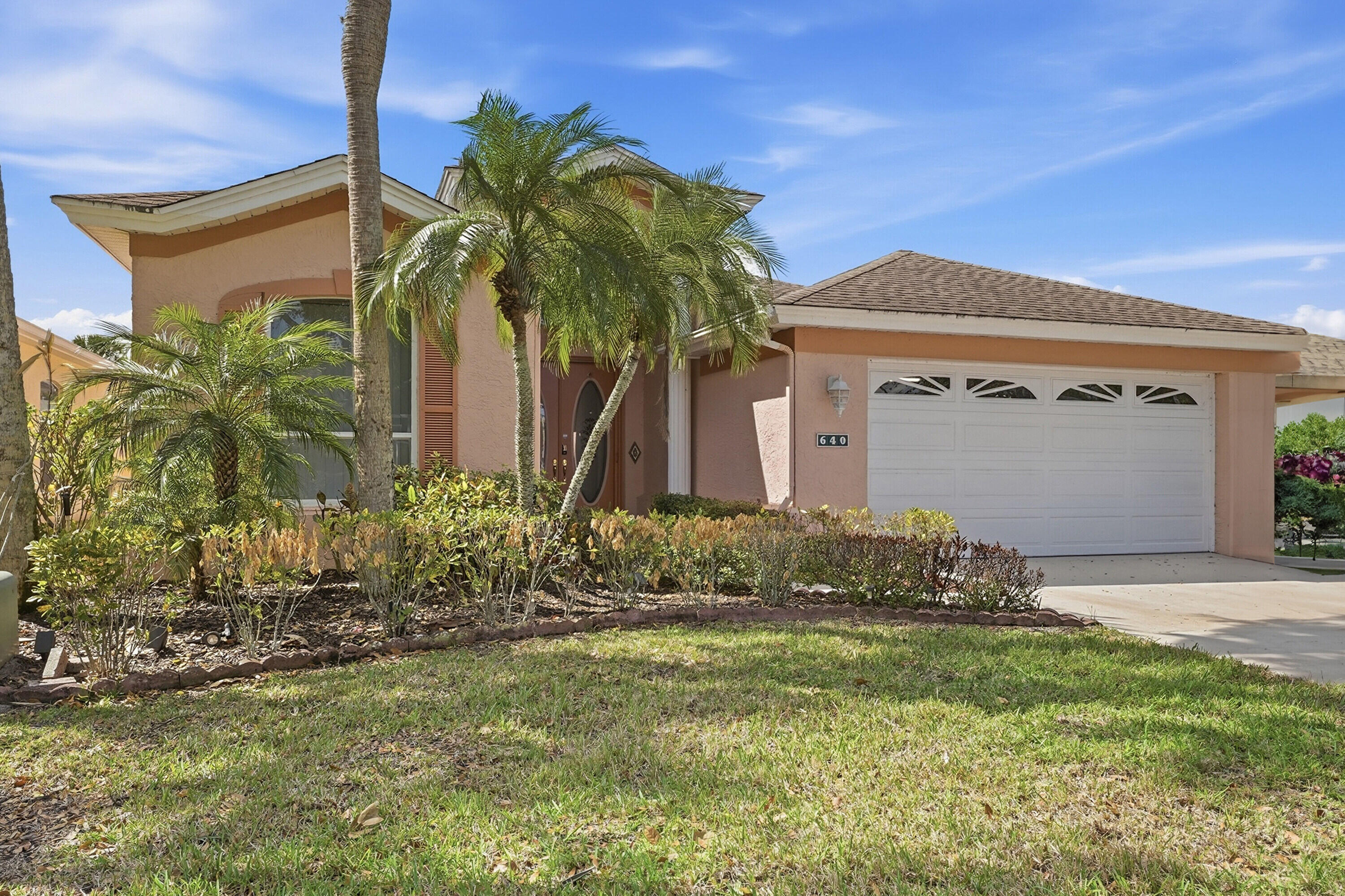 640 NW Venetto Court — photo