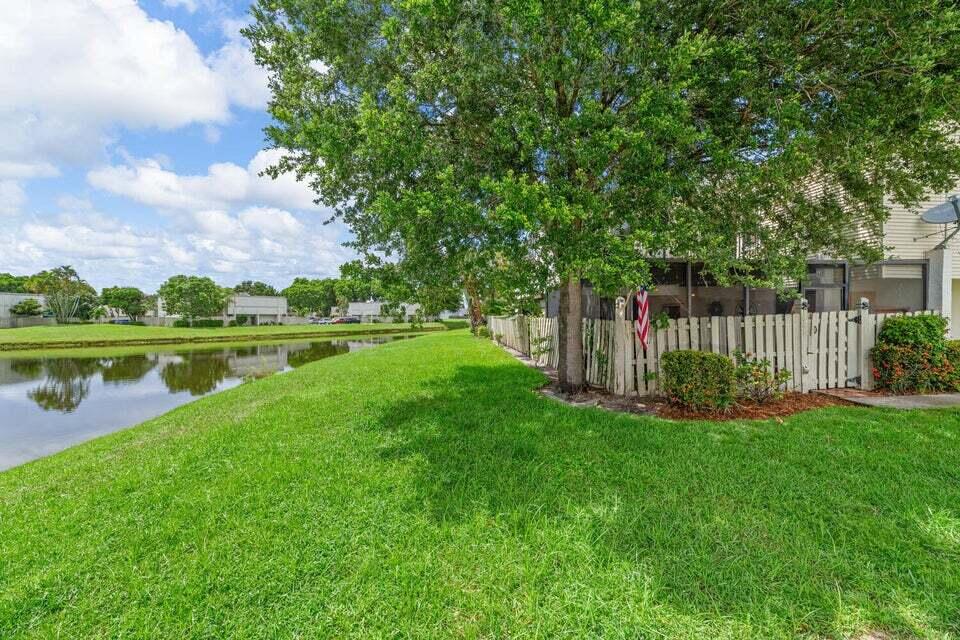 1608 Shaker Circle — photo