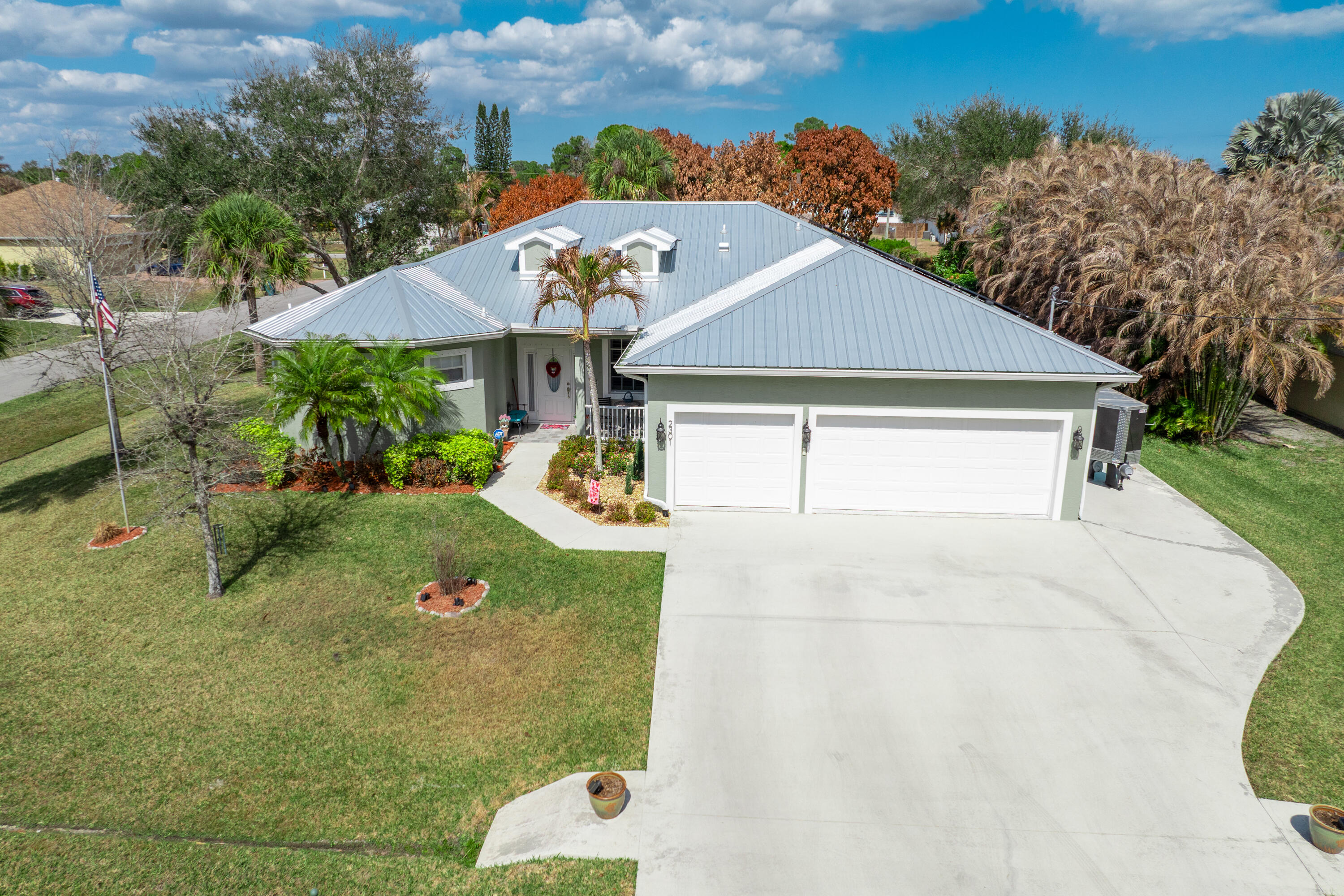 2301 SW Lawford Street — photo