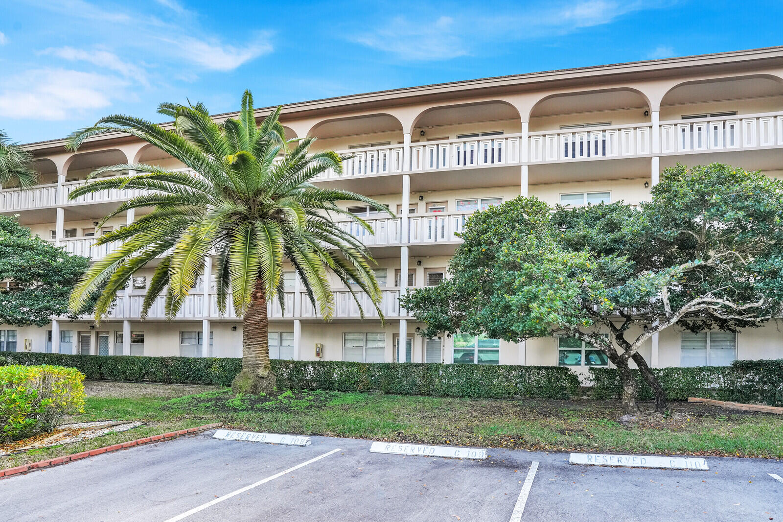 2102 Lucaya Bend F2 — photo