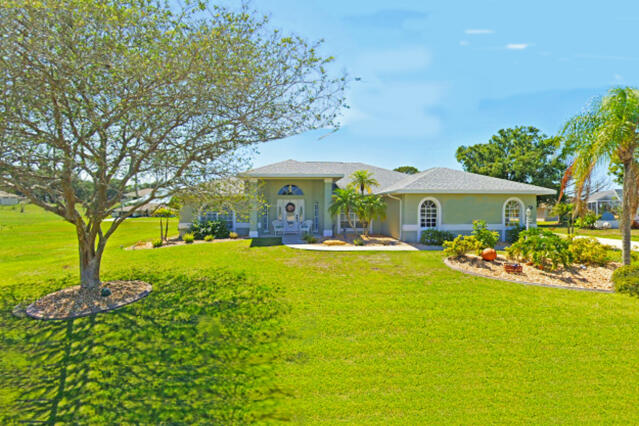 424 Holly Drive — photo