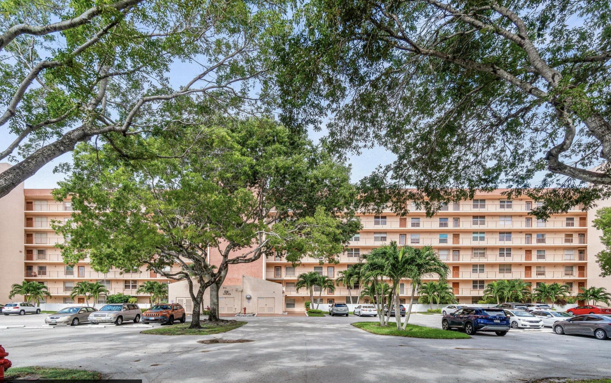 14623 Bonaire Boulevard 605 — photo