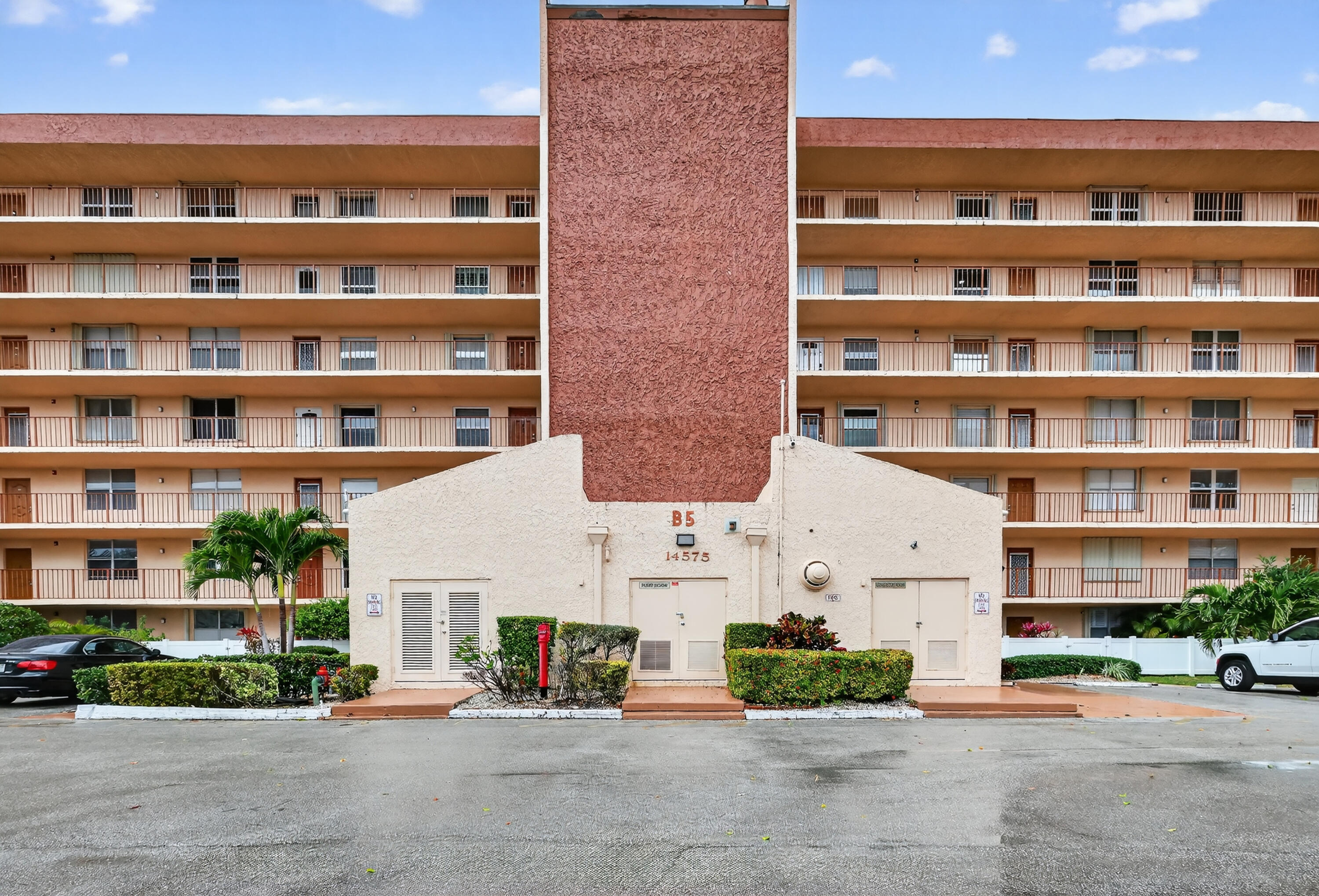 14575 Bonaire Boulevard 605 — photo