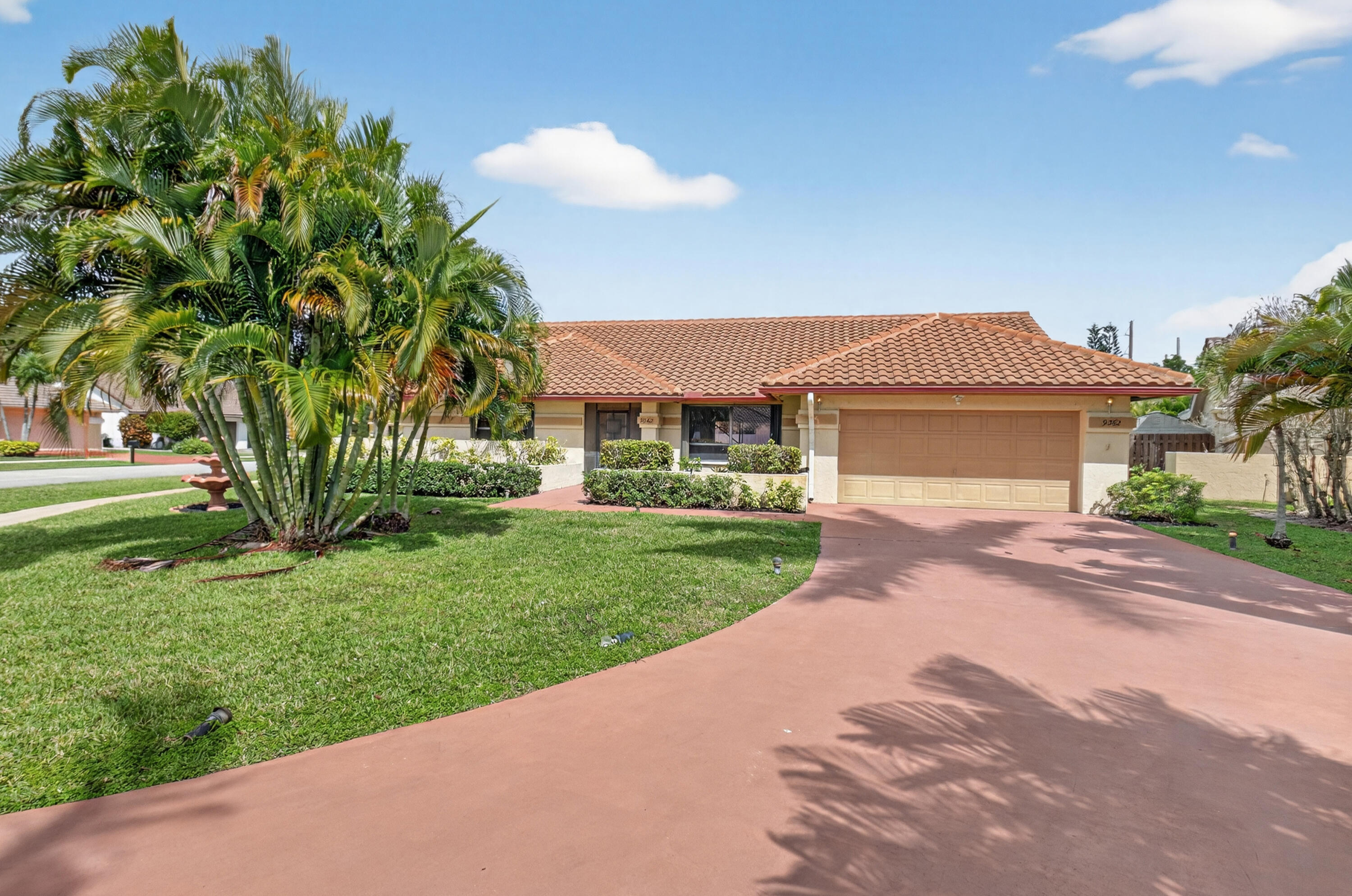 9362 Laurel Green Drive — photo