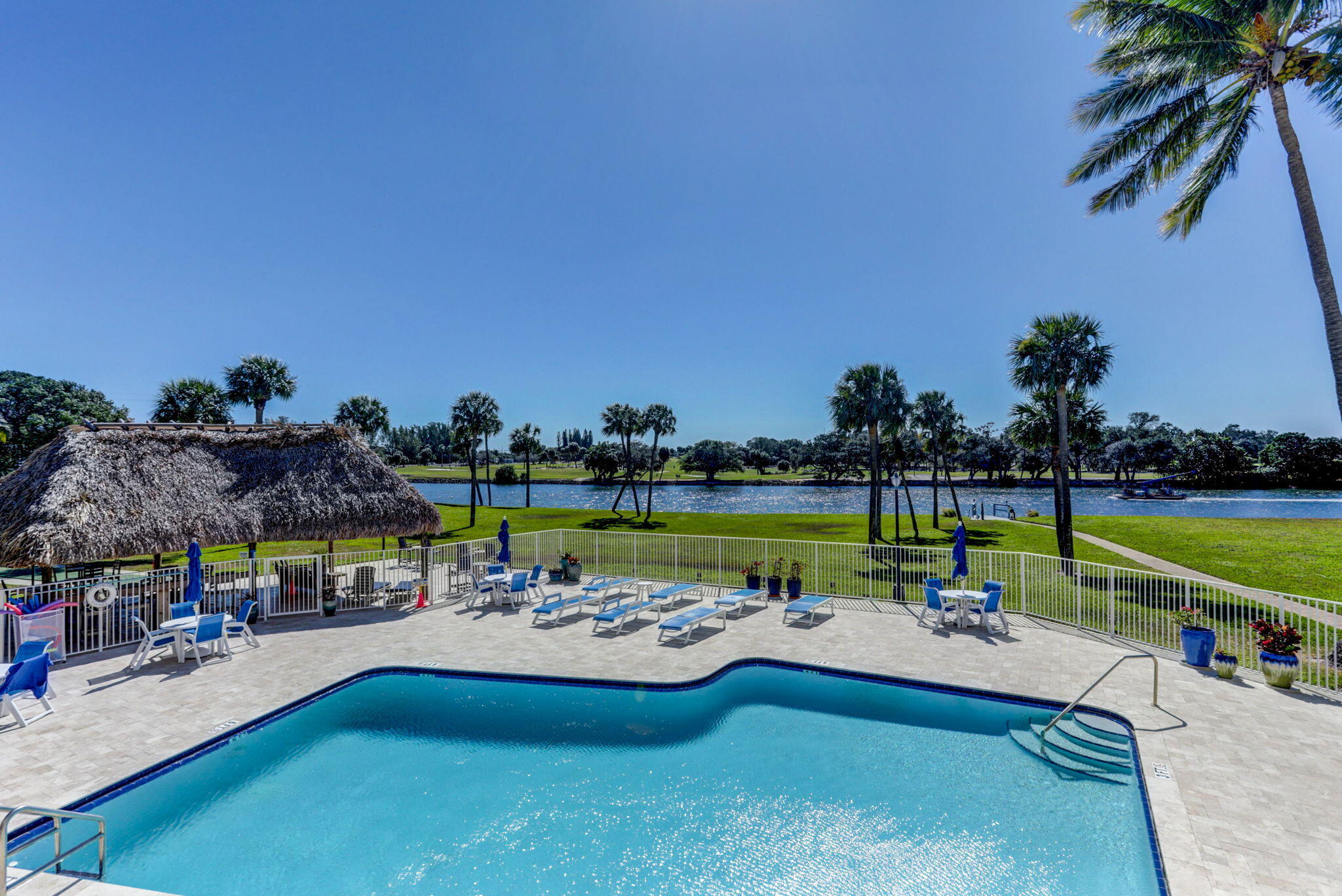 336 Golfview Road 207 — photo