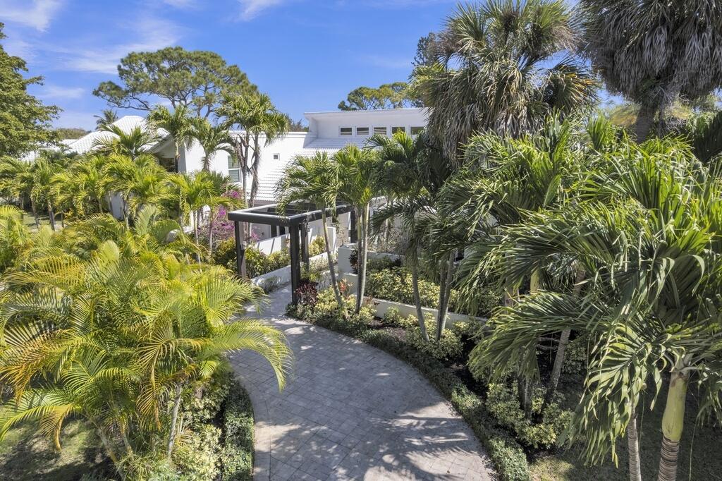355 Oakview Drive — photo