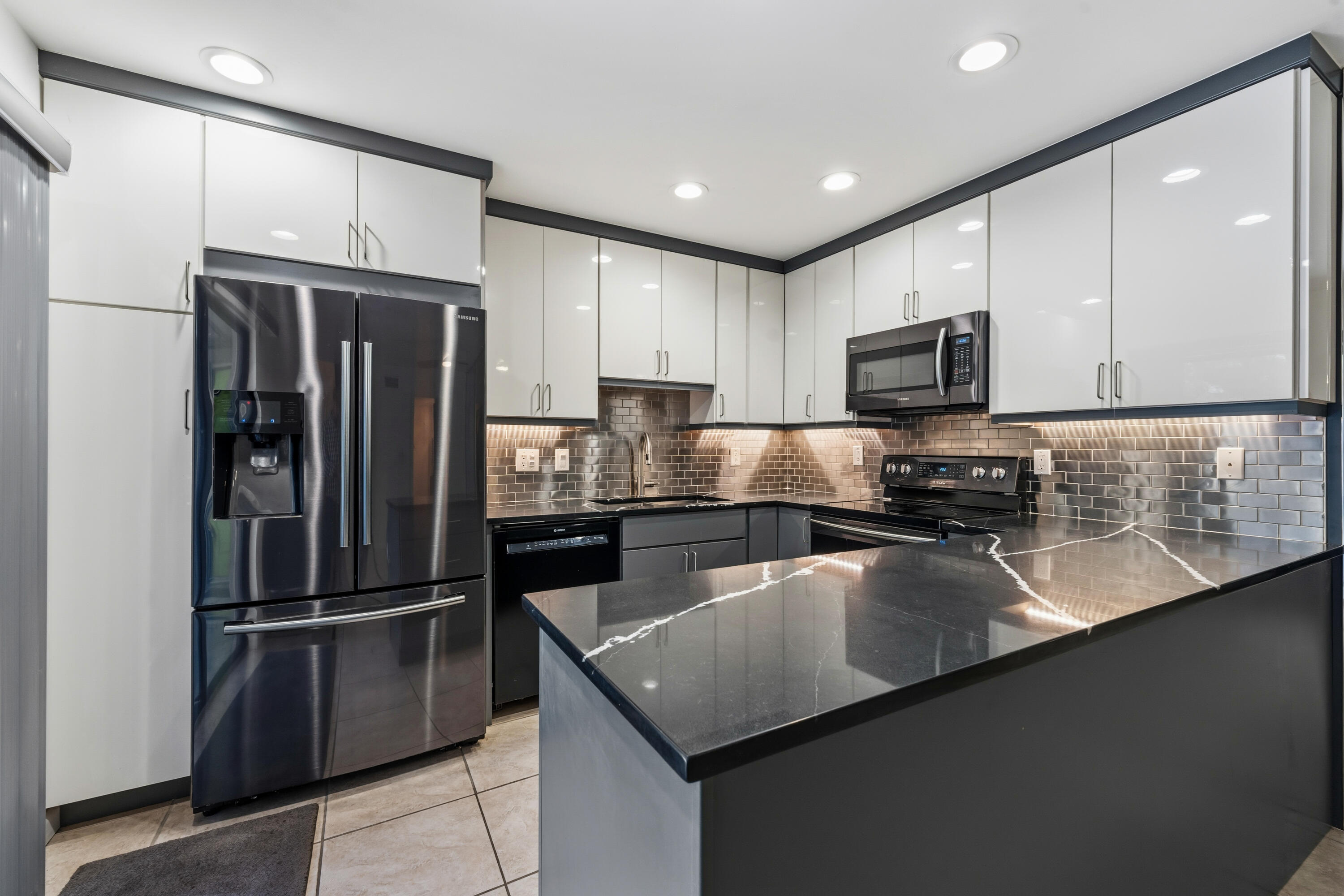3852 SE Jefferson Street — photo