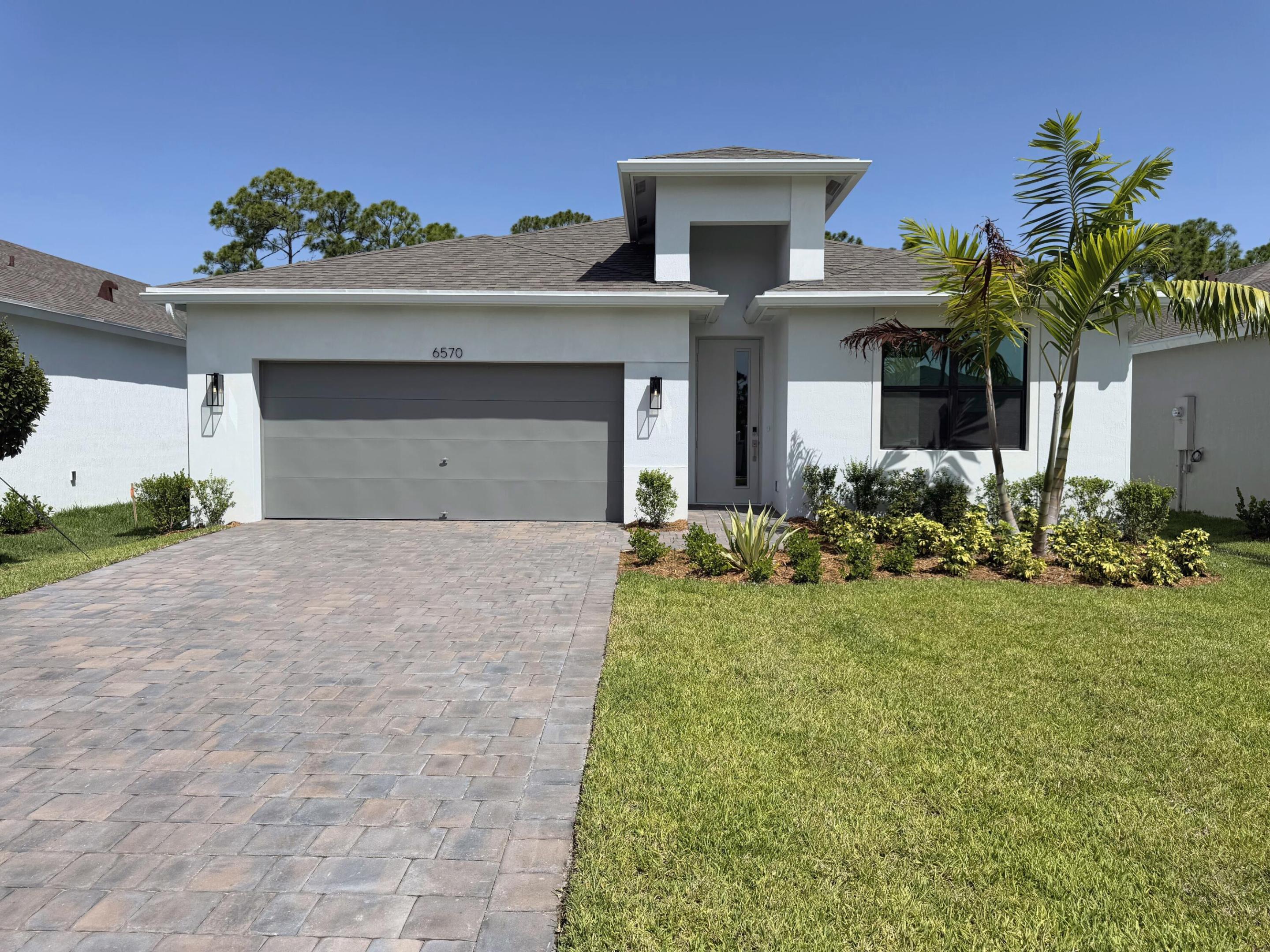 6570 SE Park Trace Drive — photo