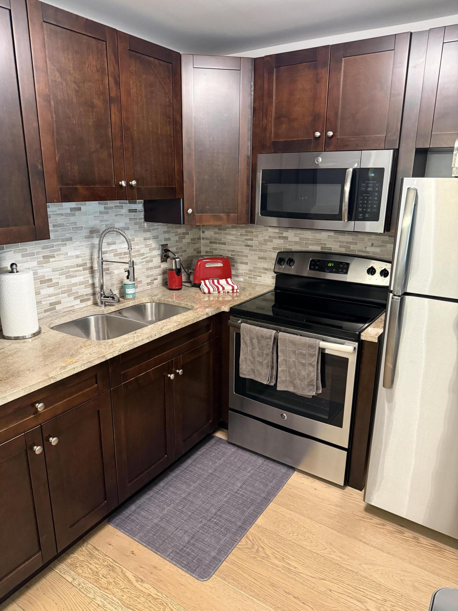 2920 Cynthia Lane 107 — photo