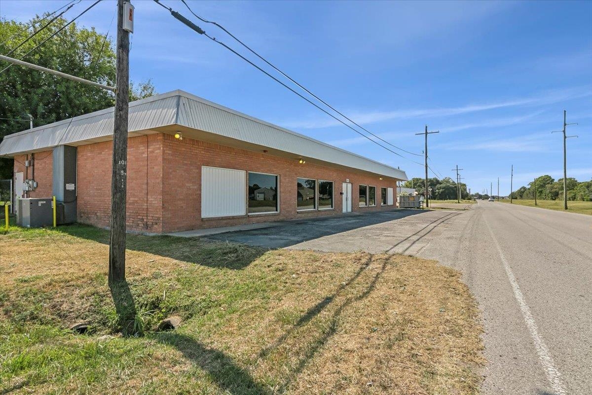 480 E Roundbunch, Bridge City, TX 77611 — photo 2