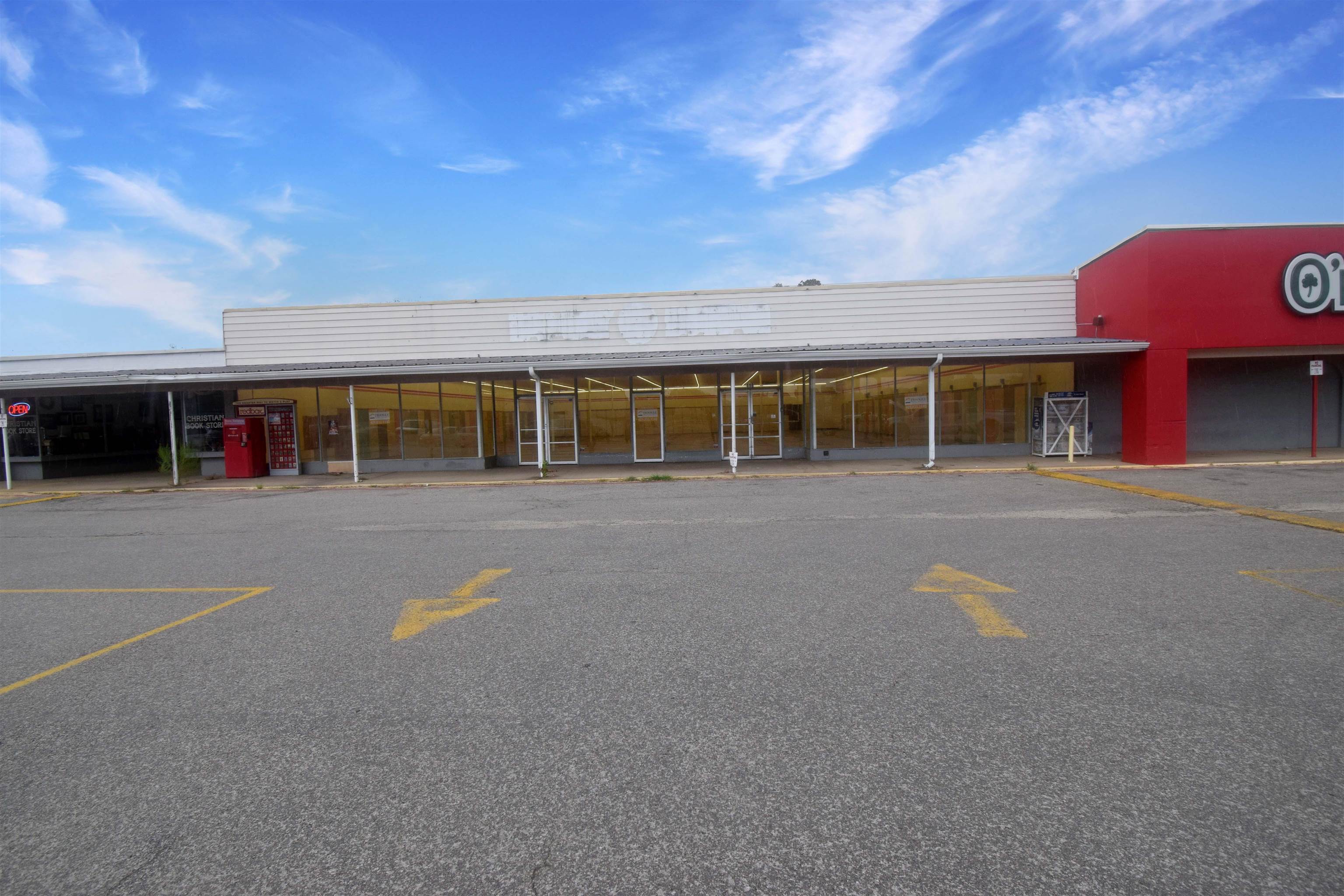118 Pine Plaza — photo