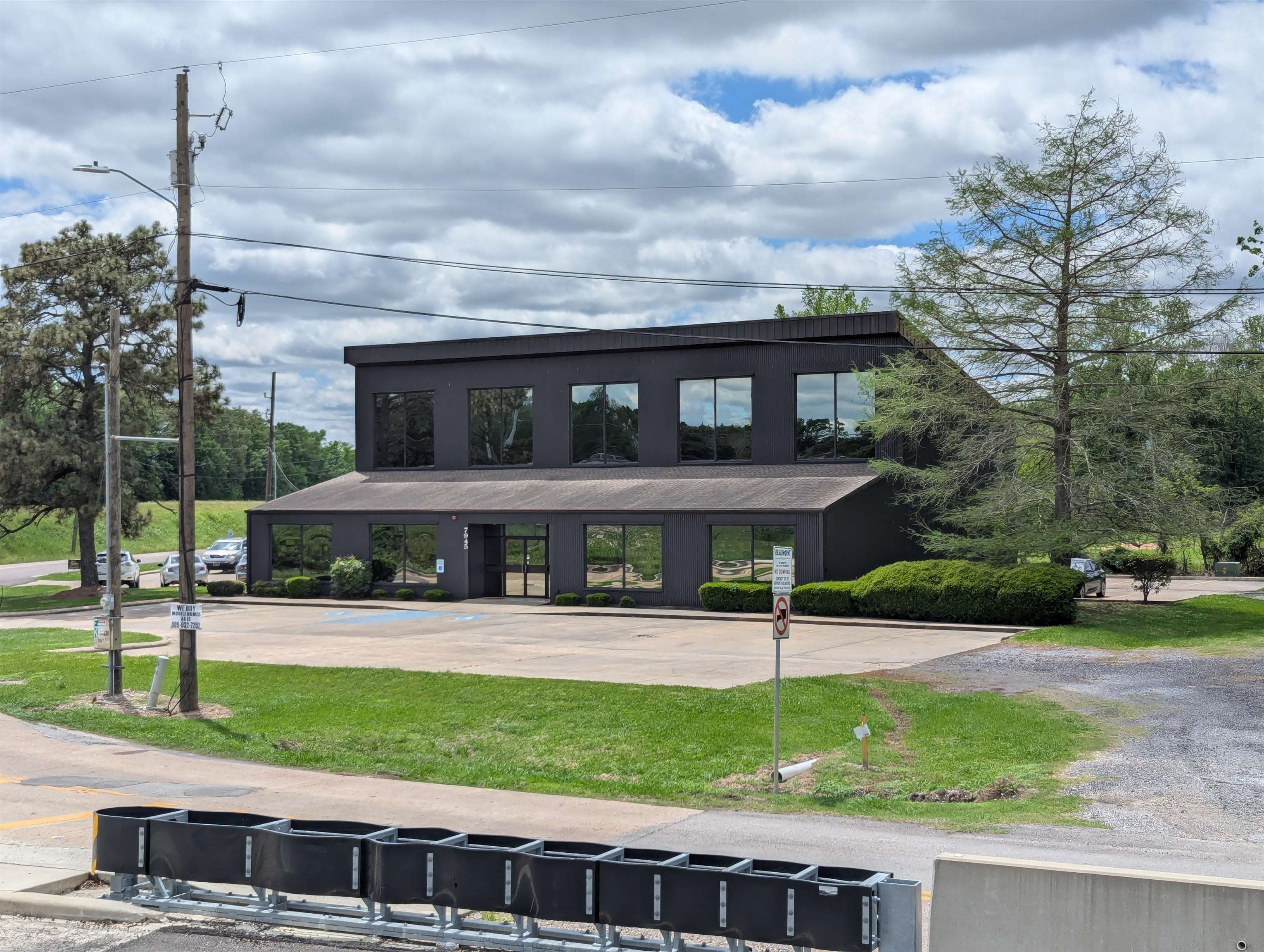 7945 Eastex Fwy — photo