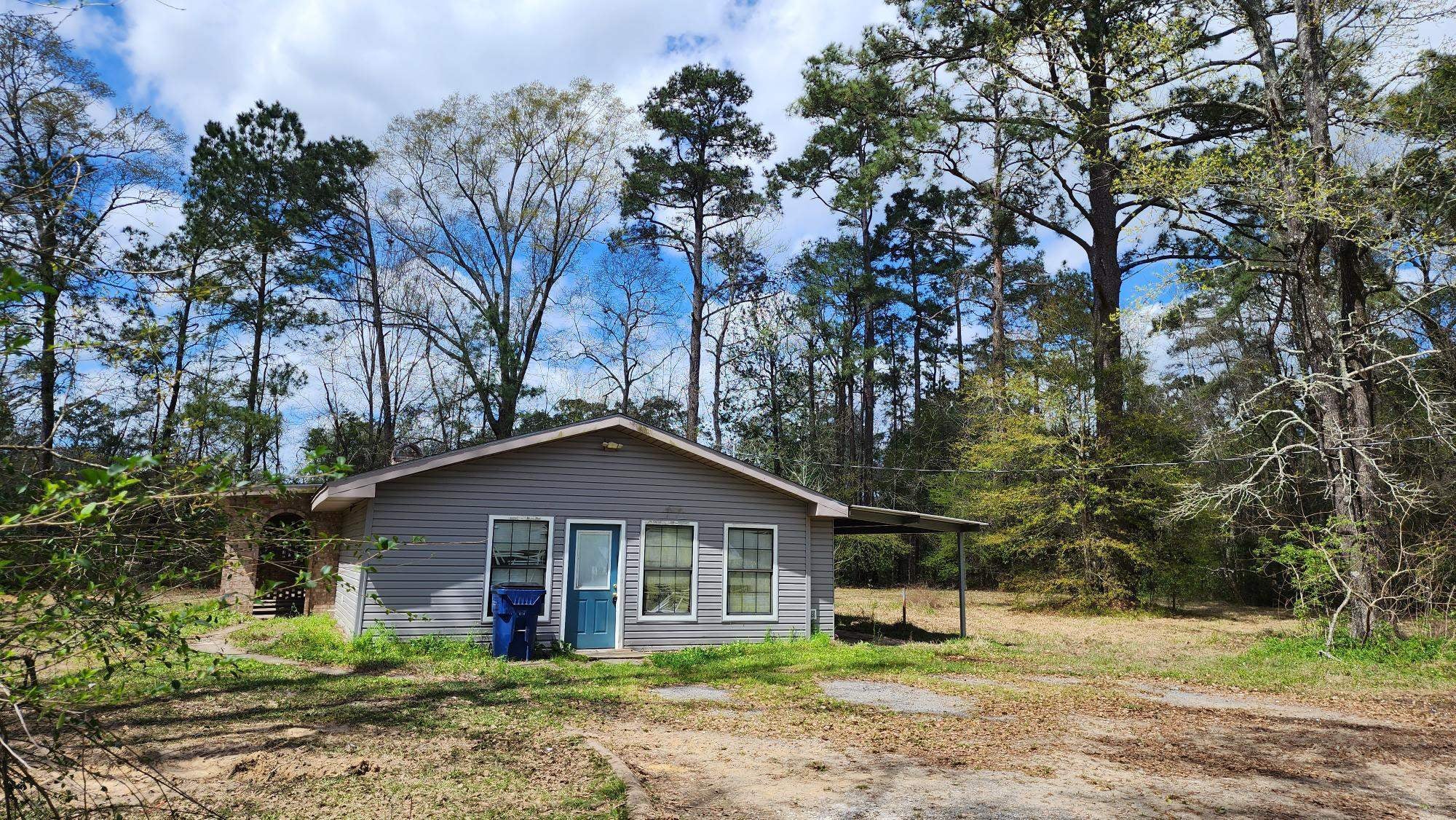 825 Welch Lane — photo