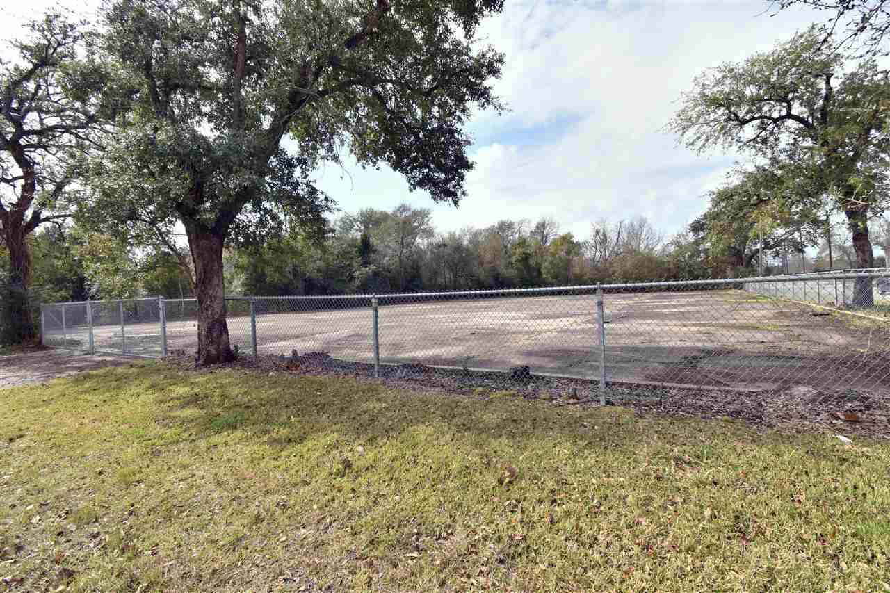 1705 Main Street — photo
