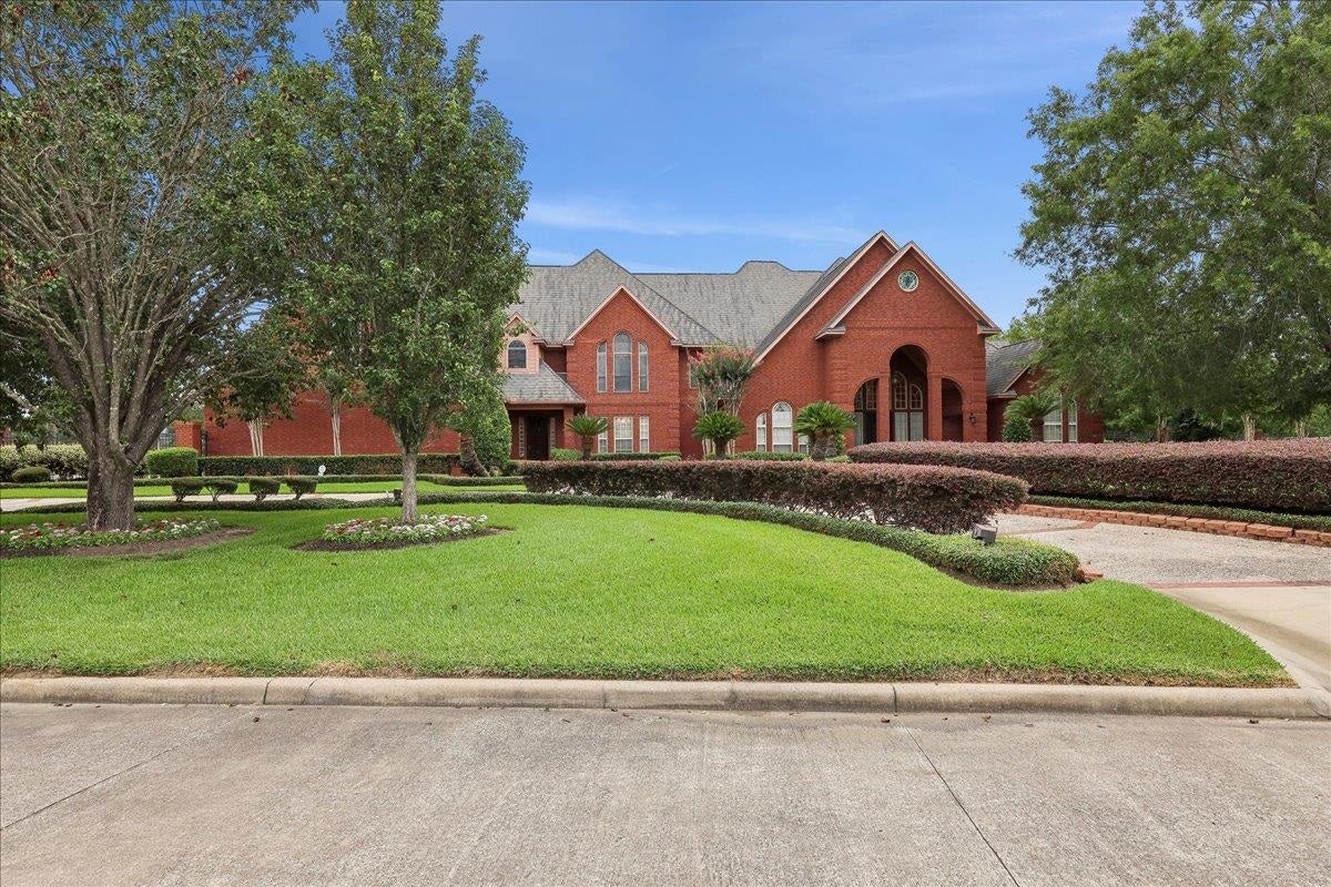 7510 Shadow Creek Dr — photo